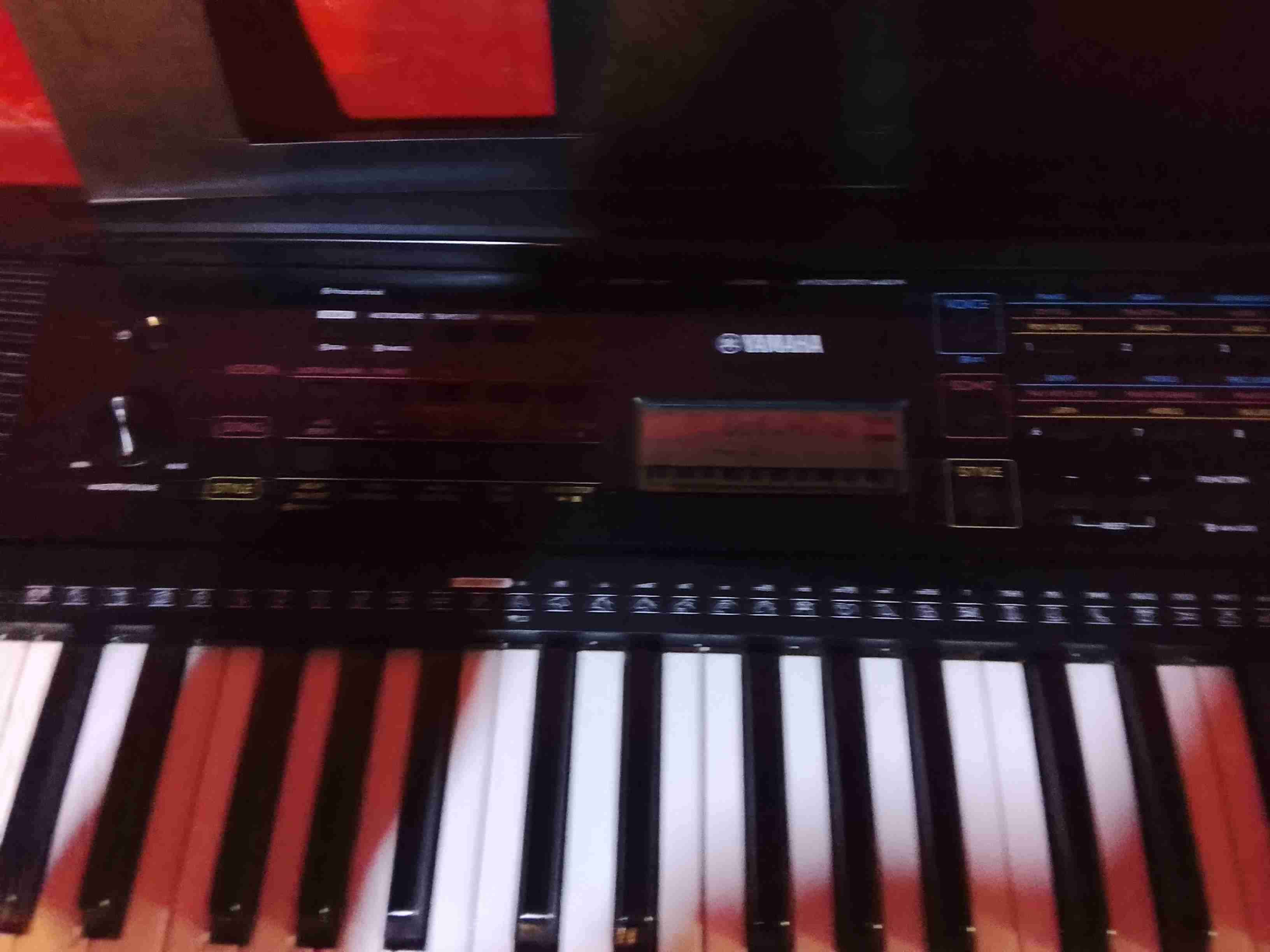 Teclado Yamaha en buen estado - miniatura 3