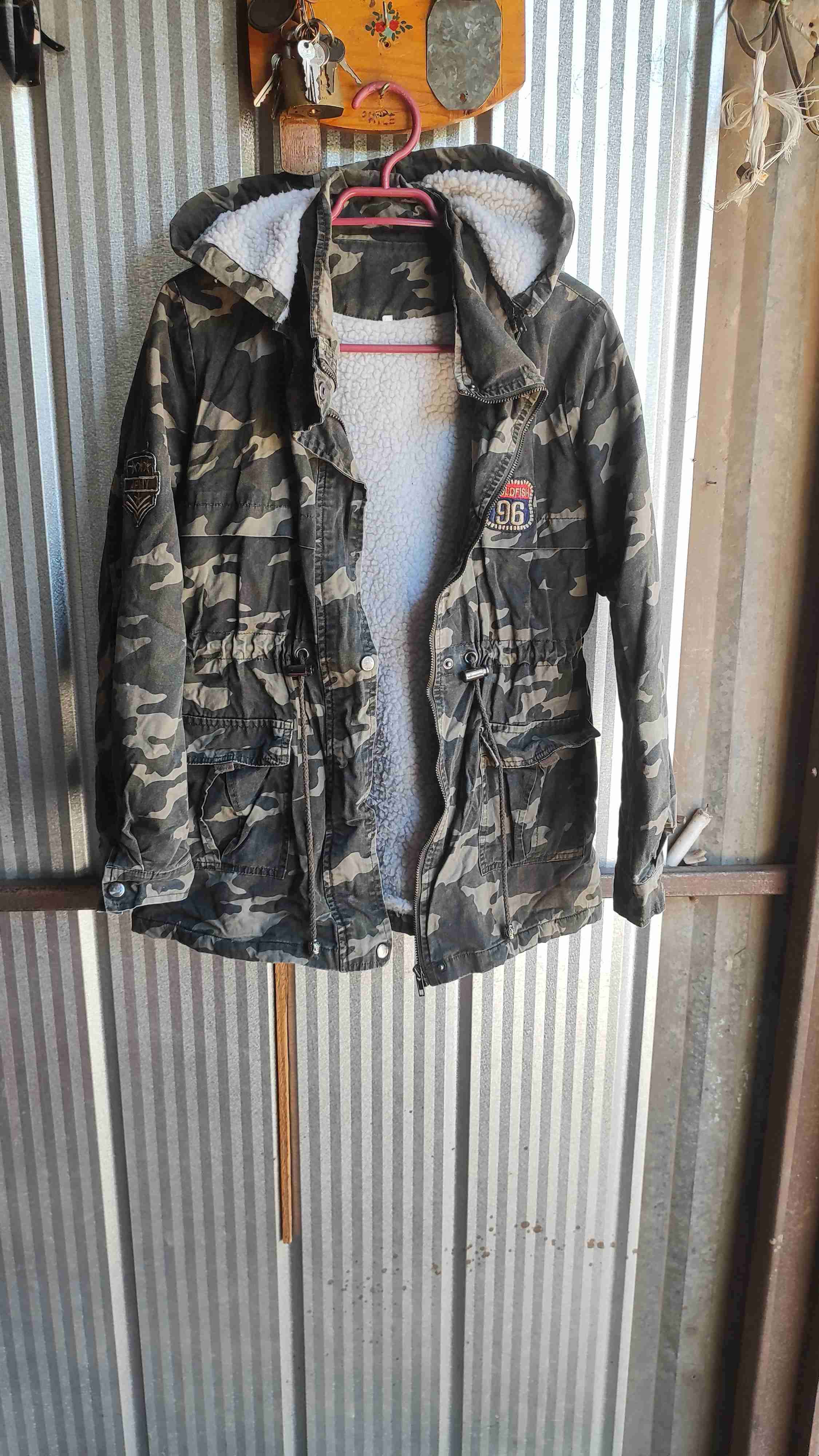 Parka camuflada con forro