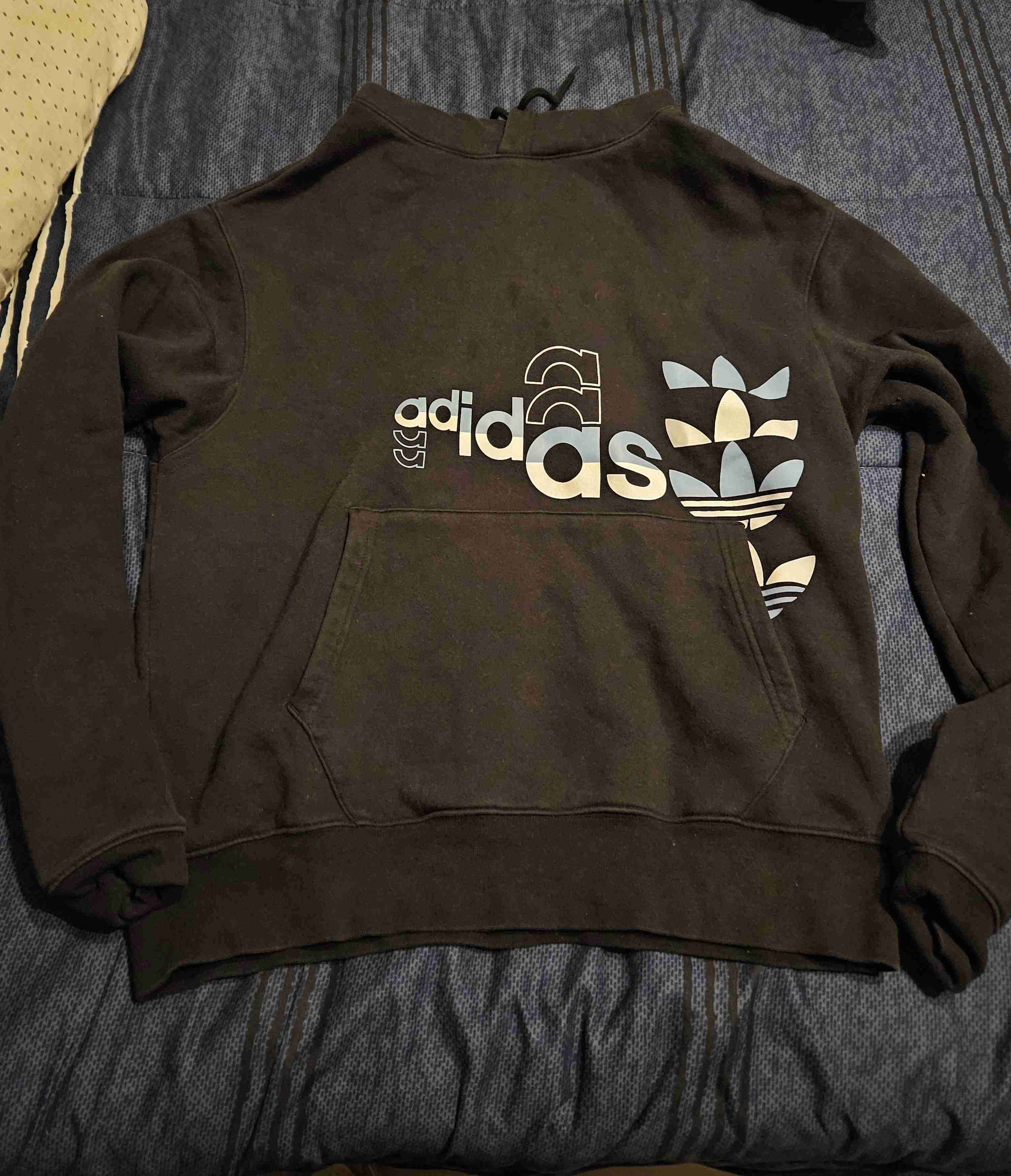 Polerón adidas negro