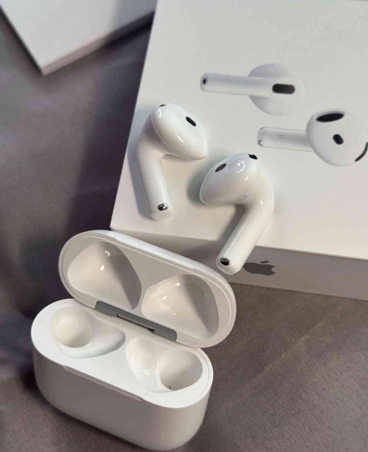 AirPods 4 originales con boleta como nuevos - miniatura 2