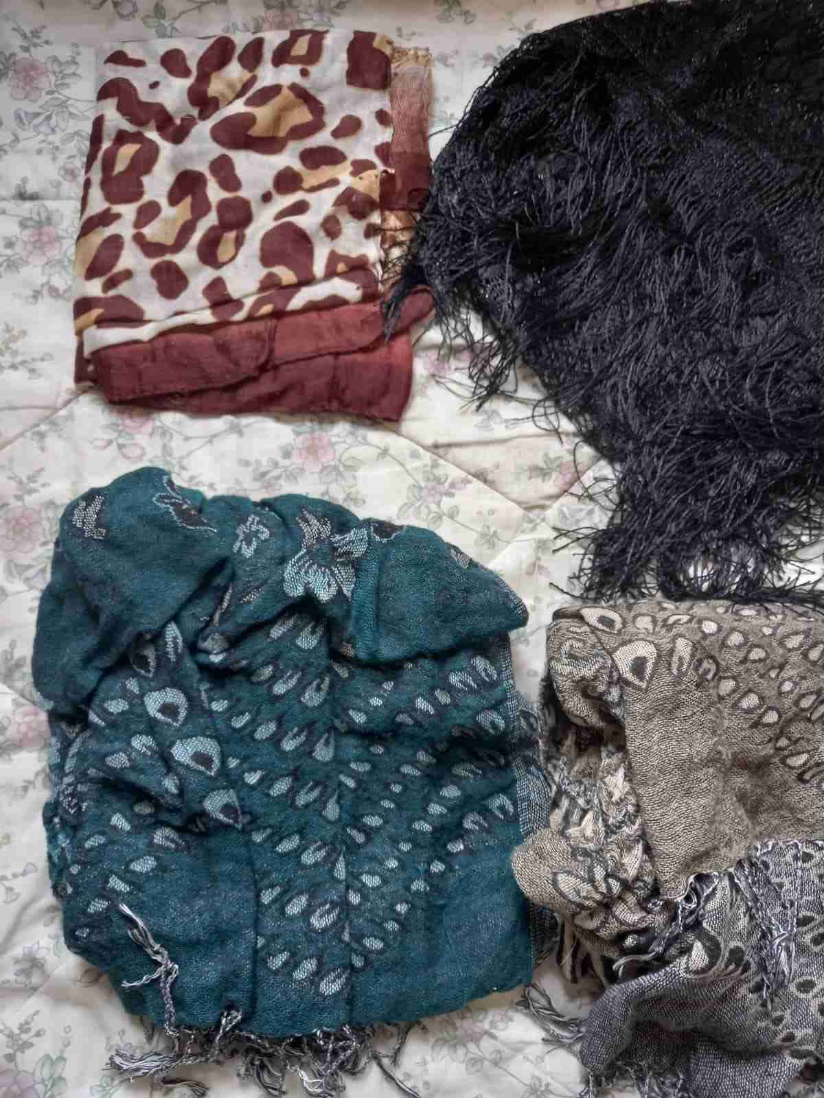 Lote de ropa 🧤👙🧣 - miniatura 3