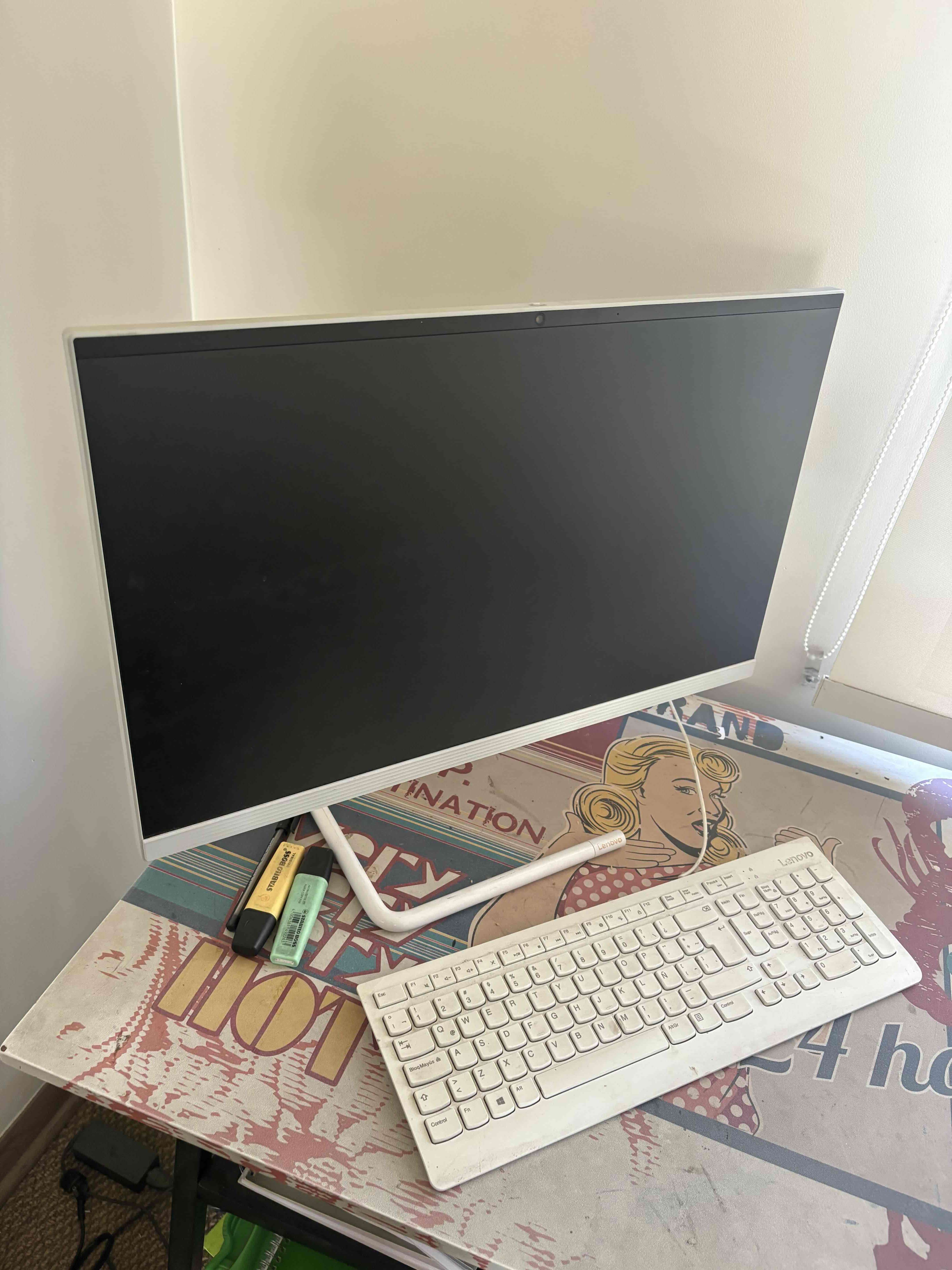 Computador Lenovo - miniatura 2