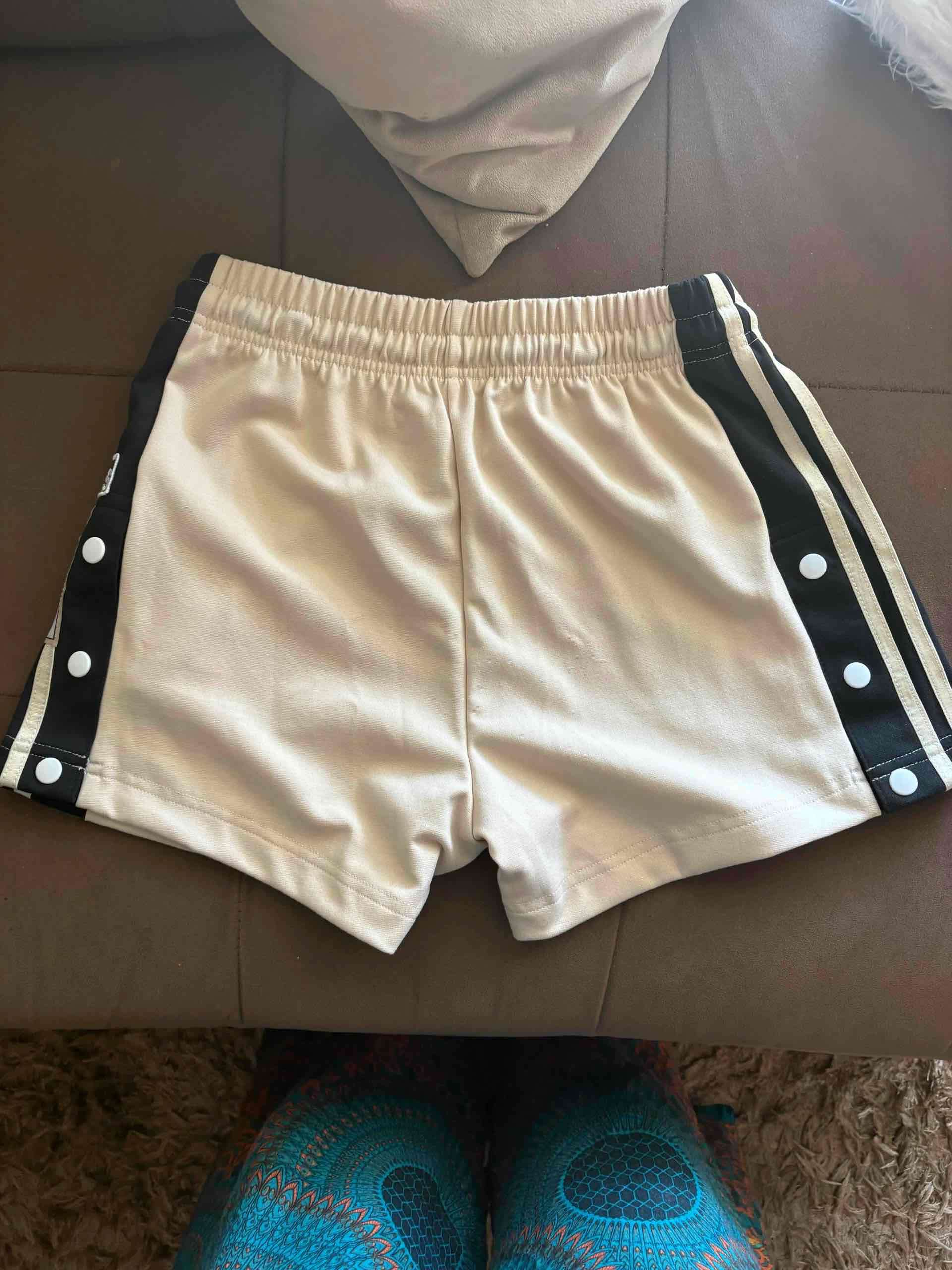 Pantalones cortos deportivos Adidas - miniatura 3