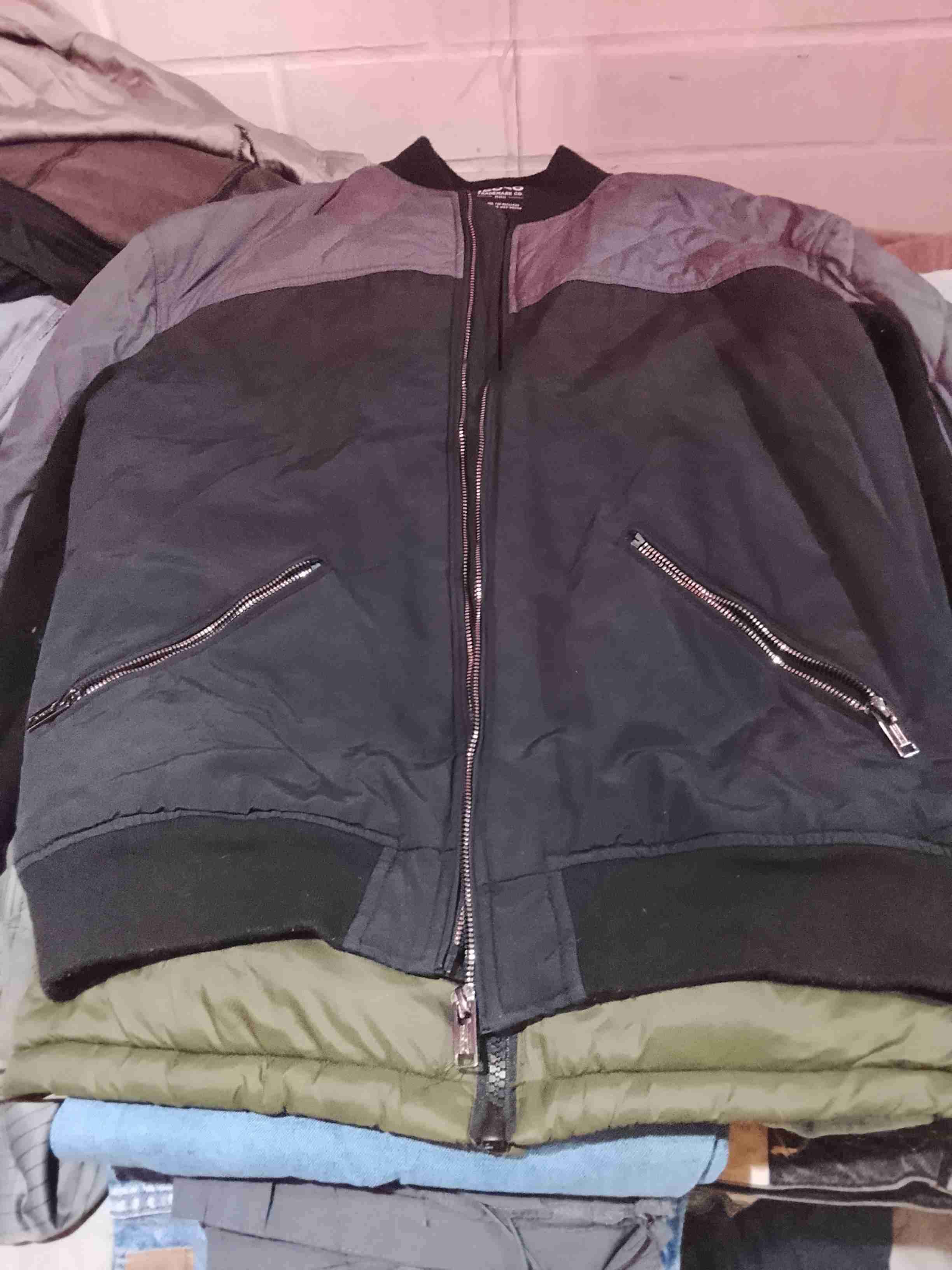 Chaqueta negra de hombre - miniatura 2