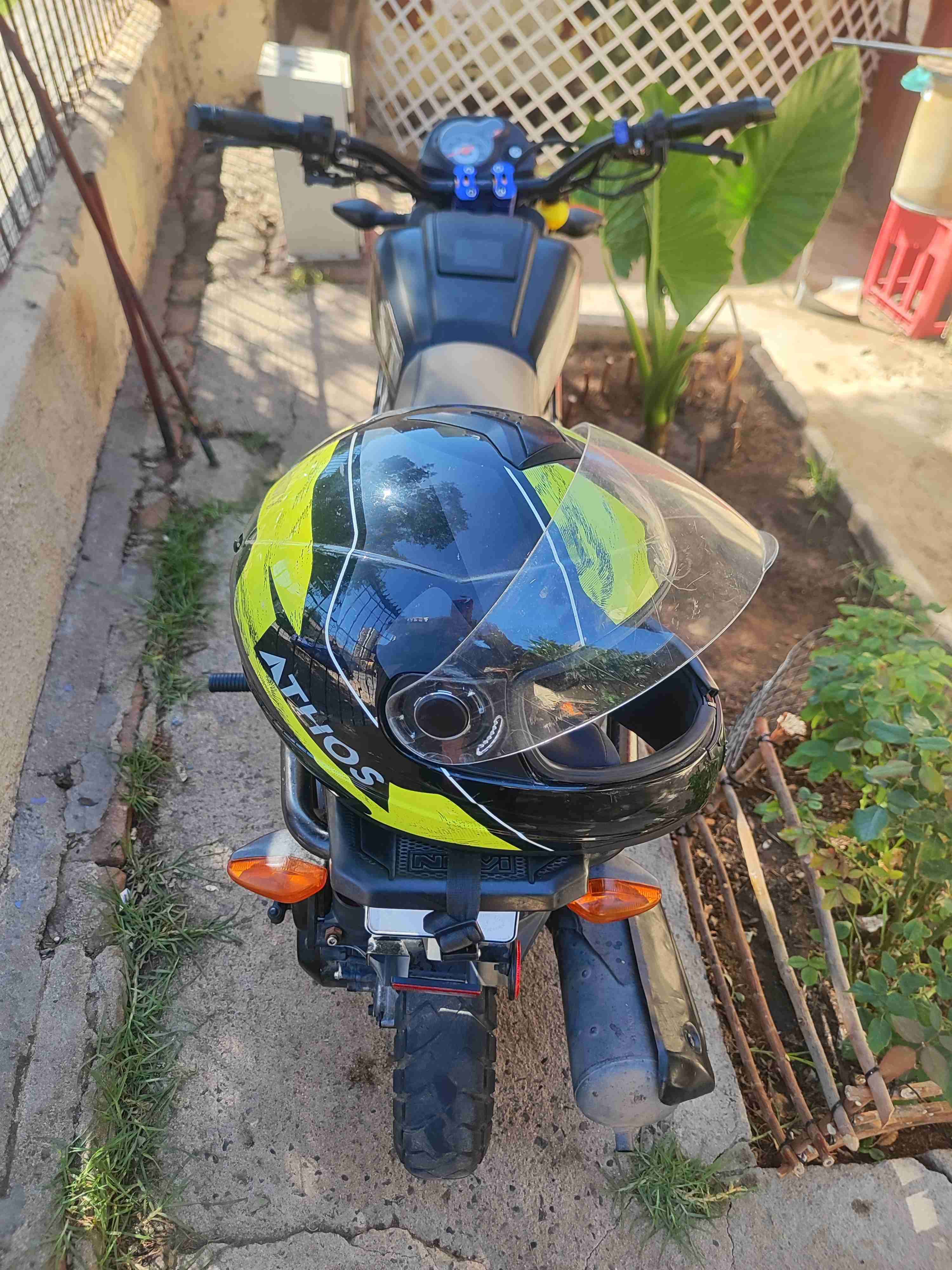 Moto Honda negra en venta - miniatura 2