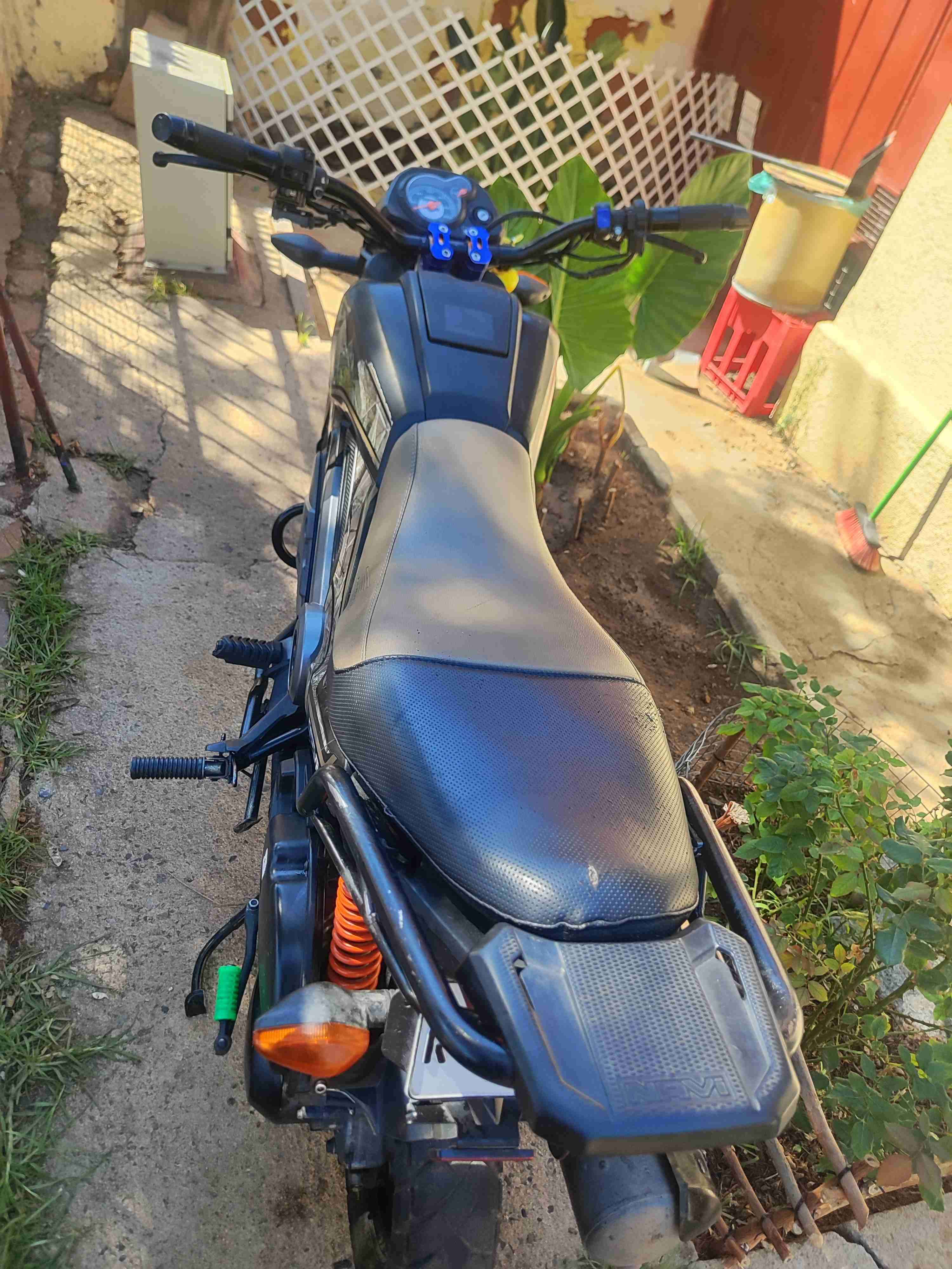 Moto Honda negra en venta - miniatura 3