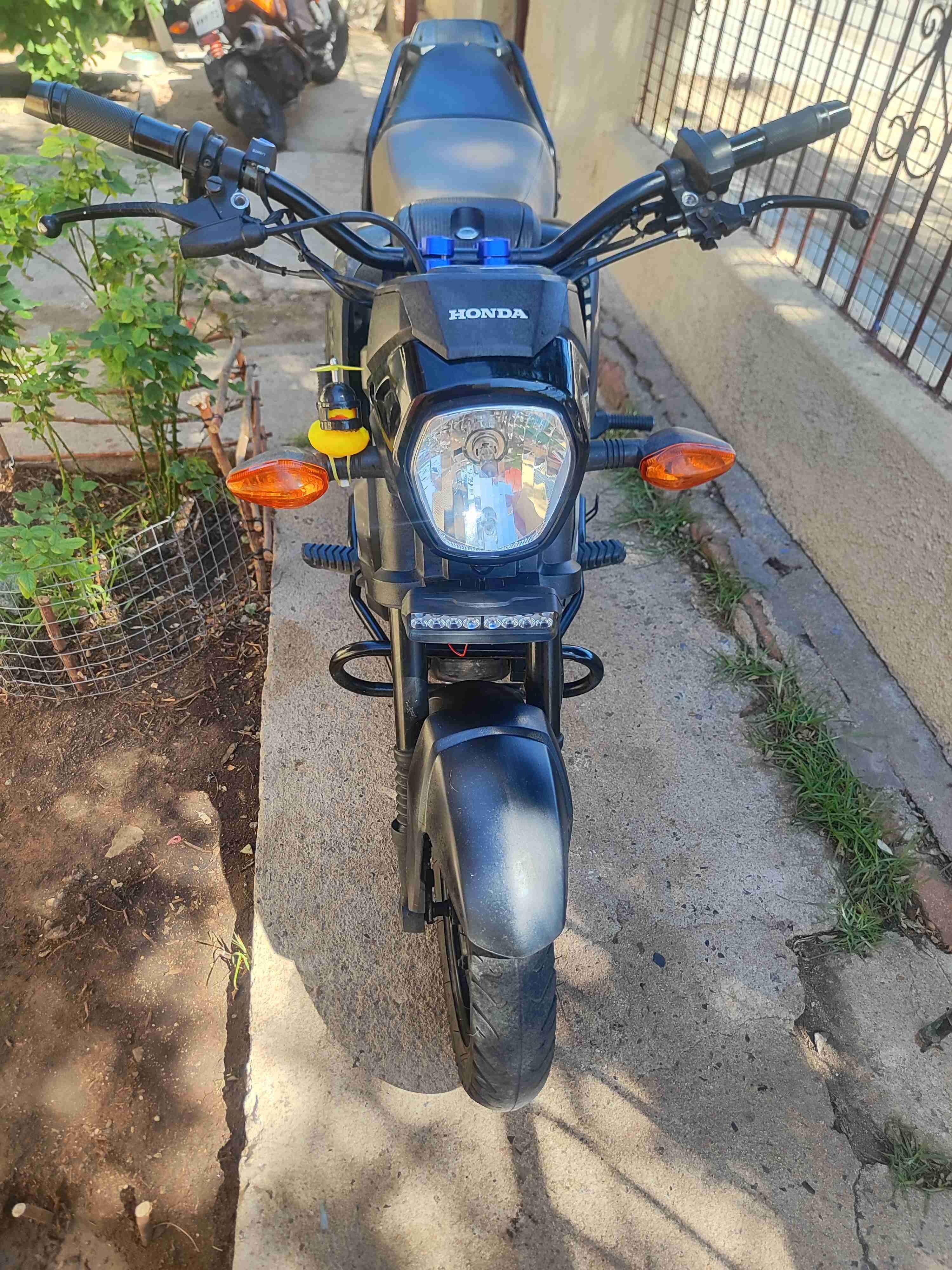 Moto Honda negra en venta - miniatura 4