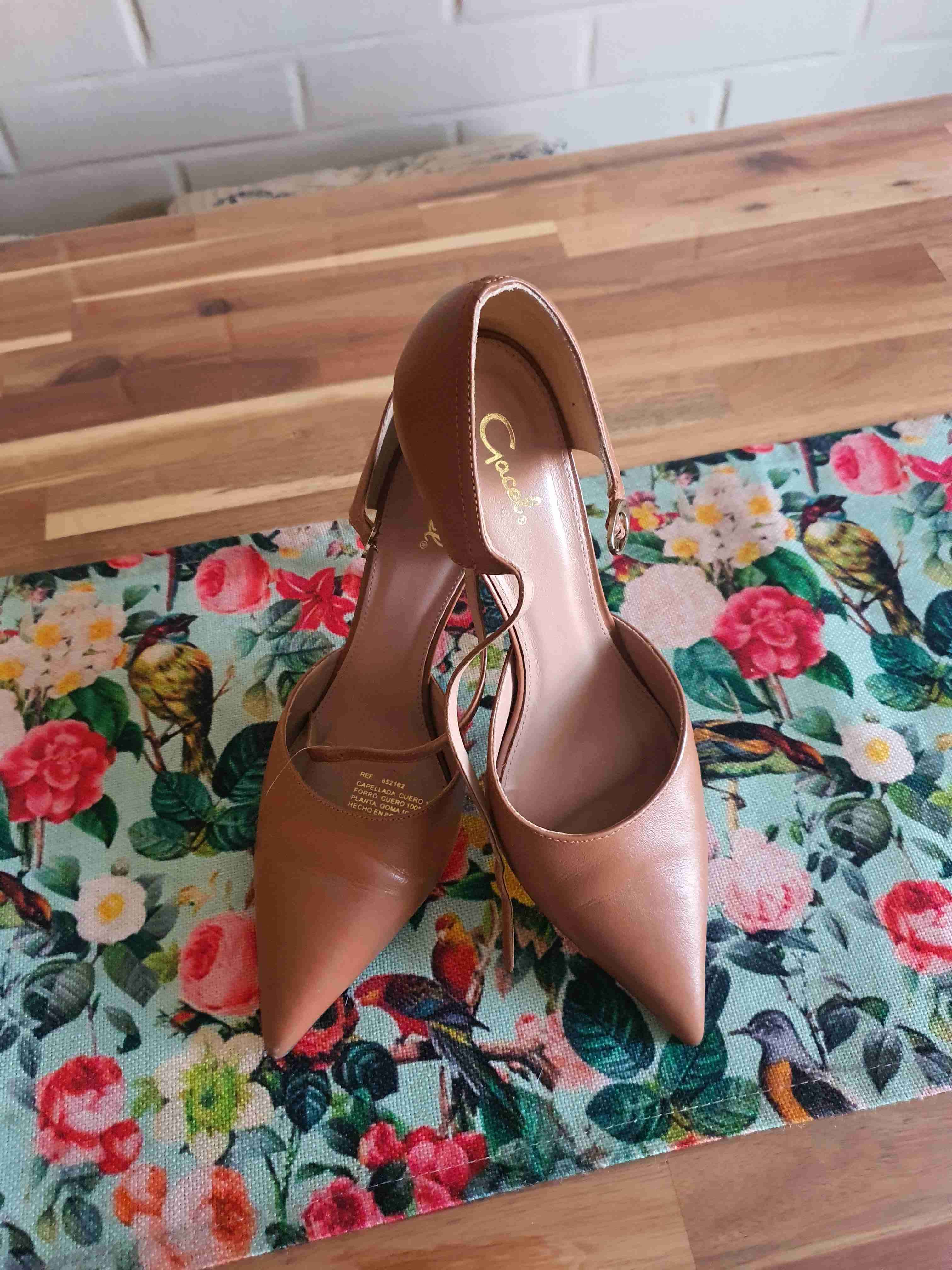 Zapatos tacón beige elegantes marca Gacel n38