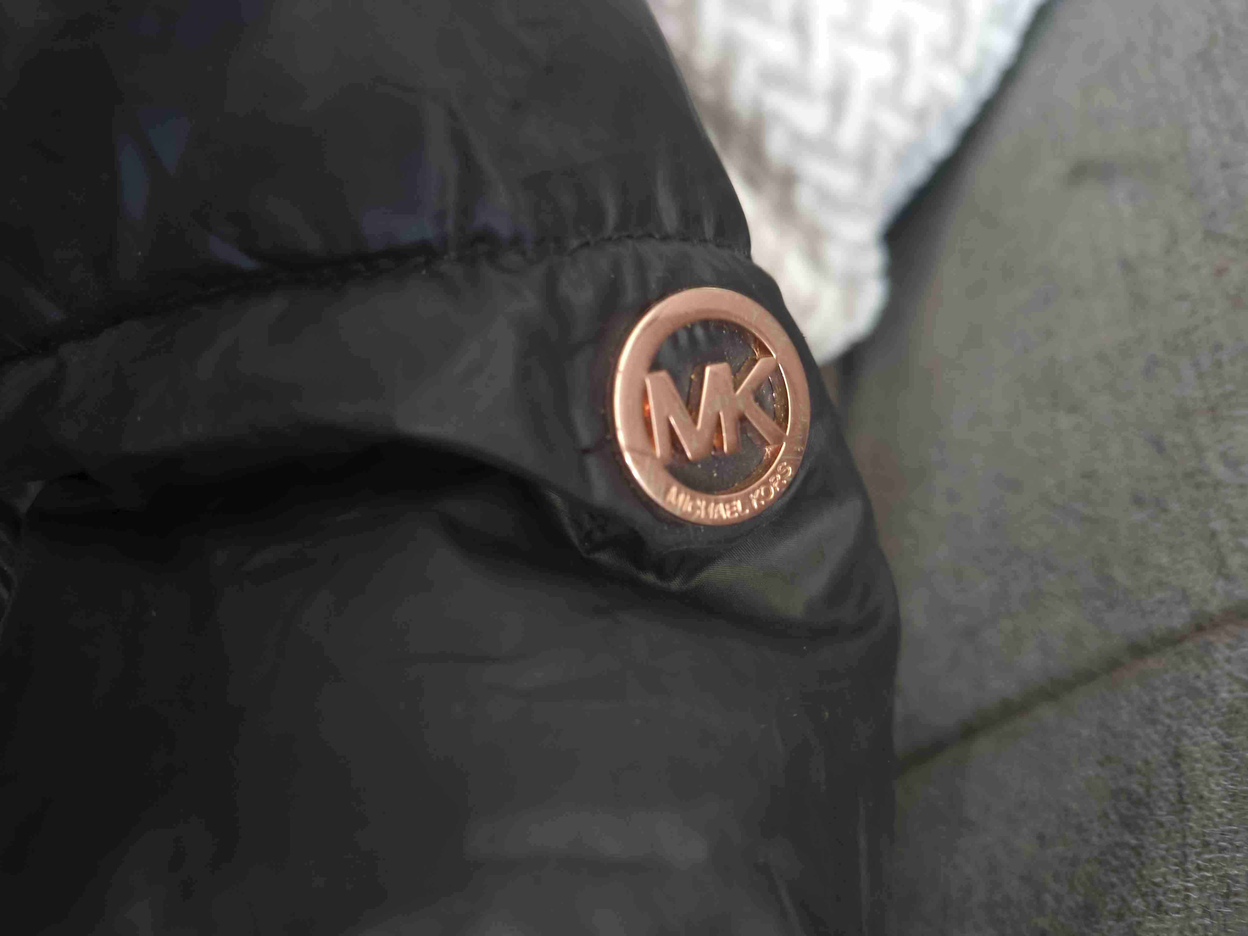 Parka negra con capucha de piel MK - miniatura 3