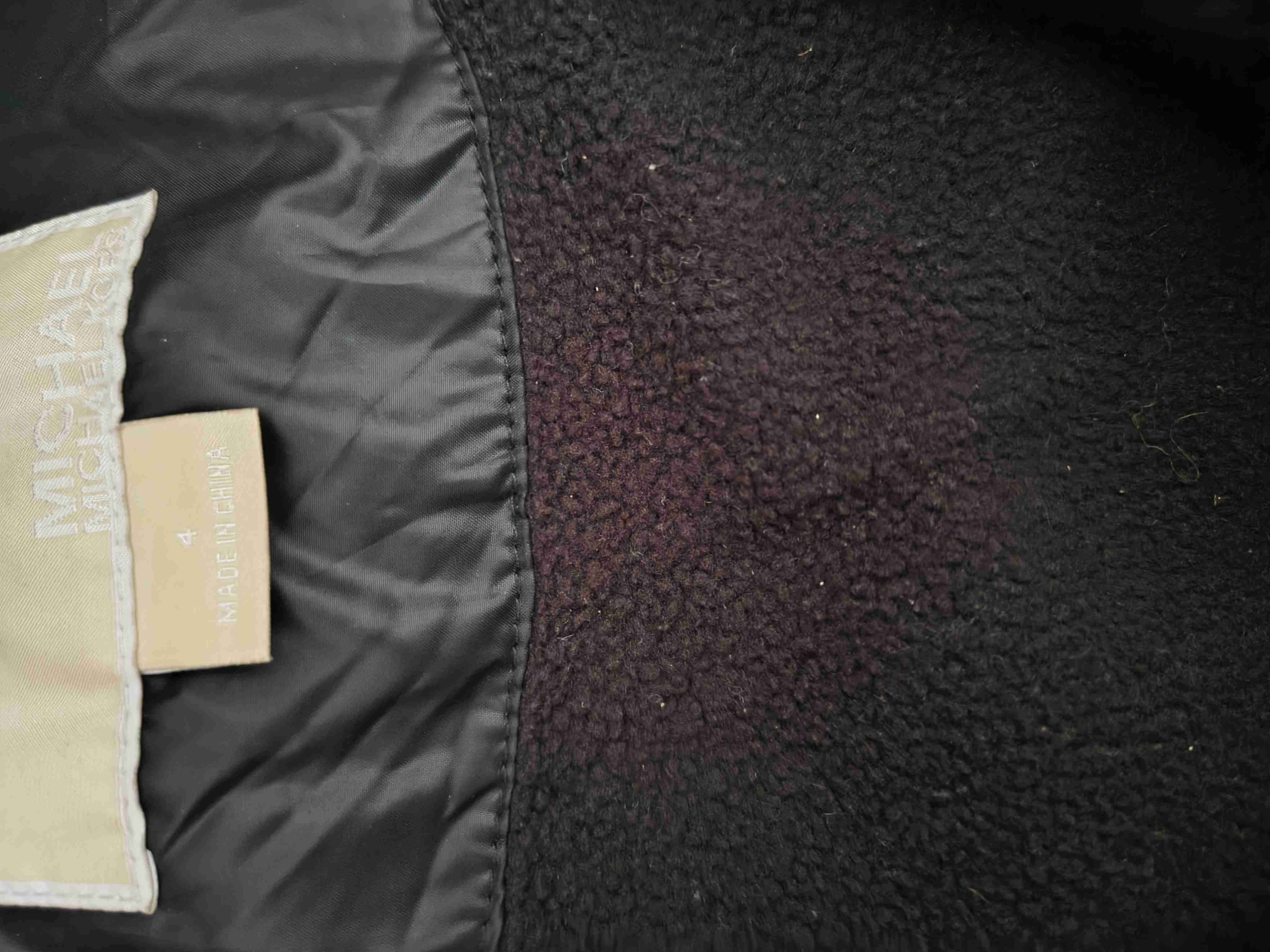 Parka negra con capucha de piel MK - miniatura 4