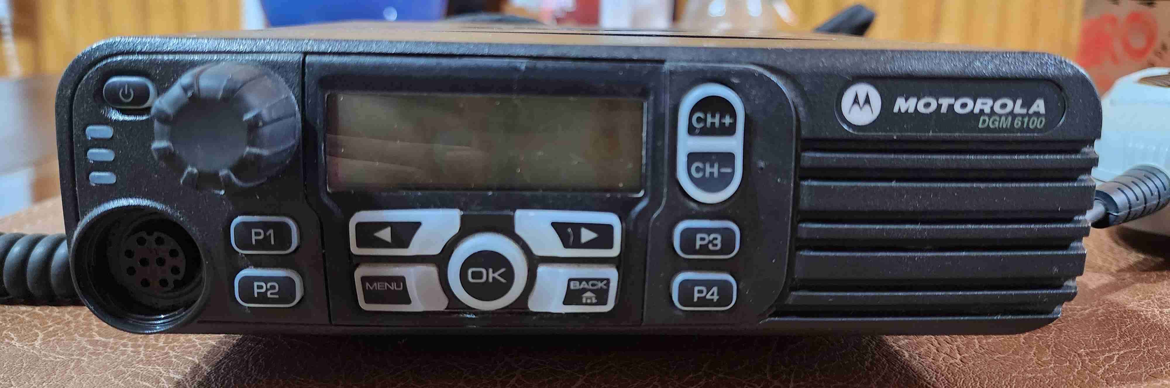 Radio Motorola DGM 6100 - miniatura 2