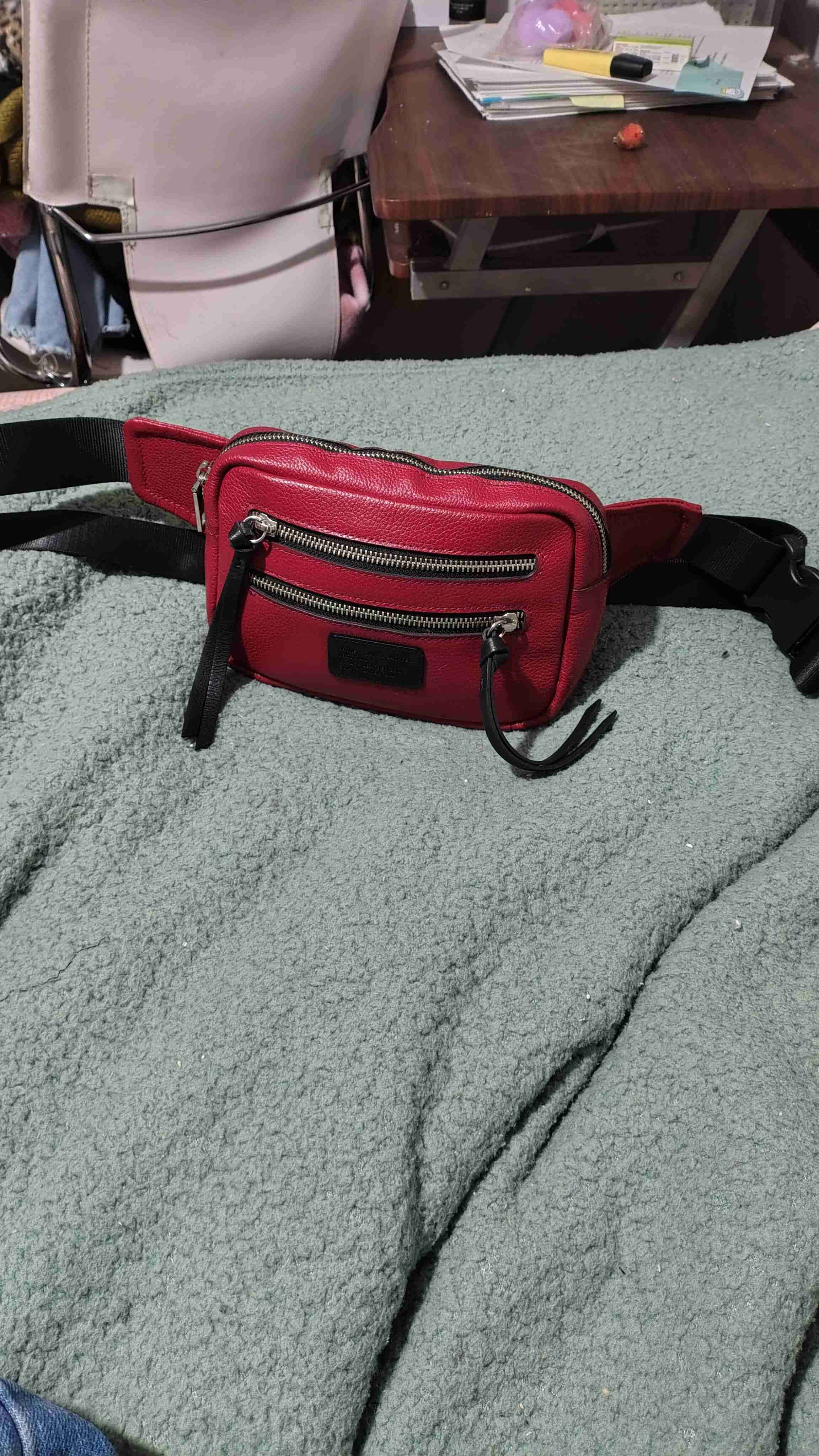 Riñonera roja con cierres metálicos PRÜNE