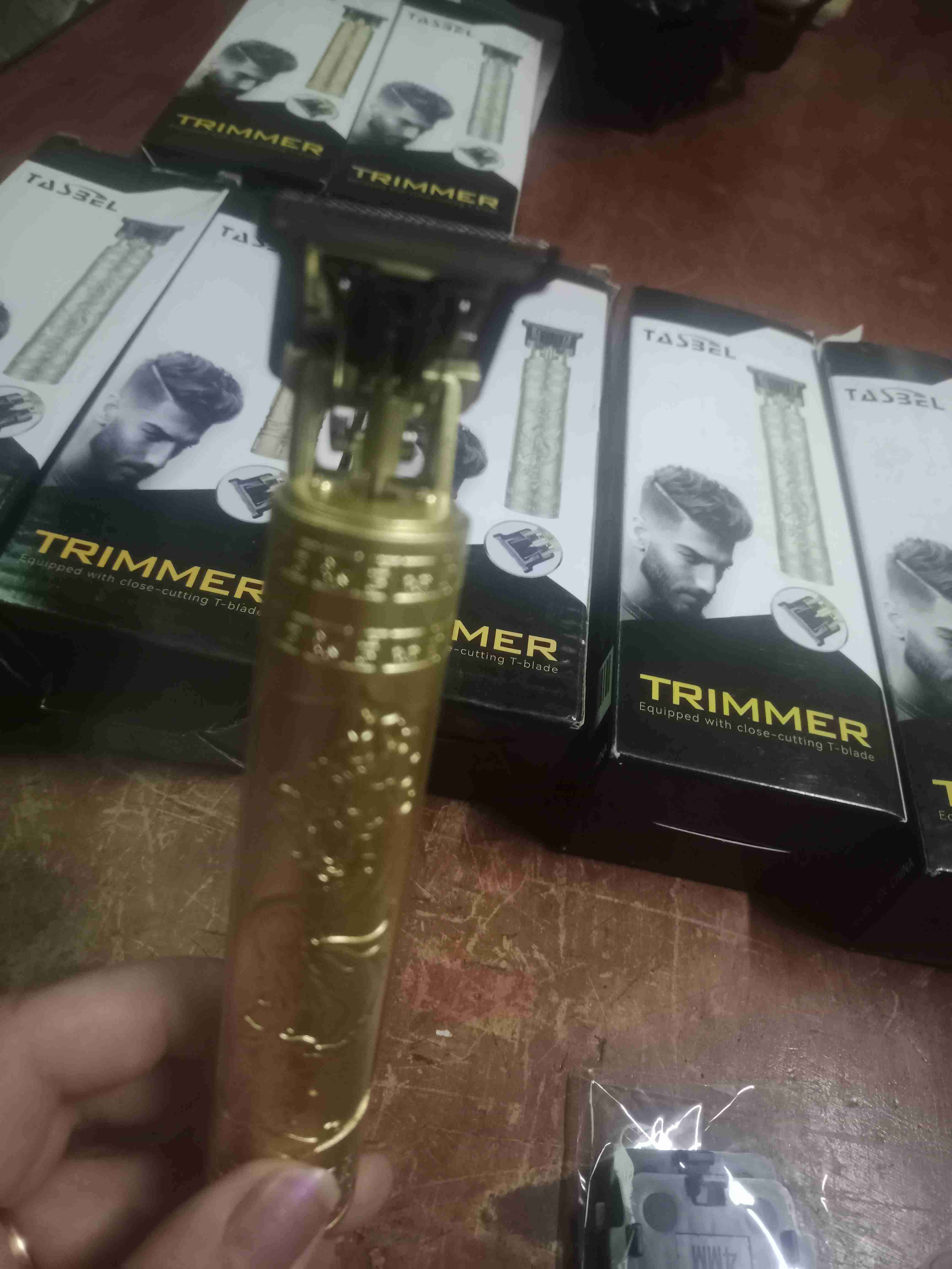 Máquina cortapelo dorada recargable - miniatura 2