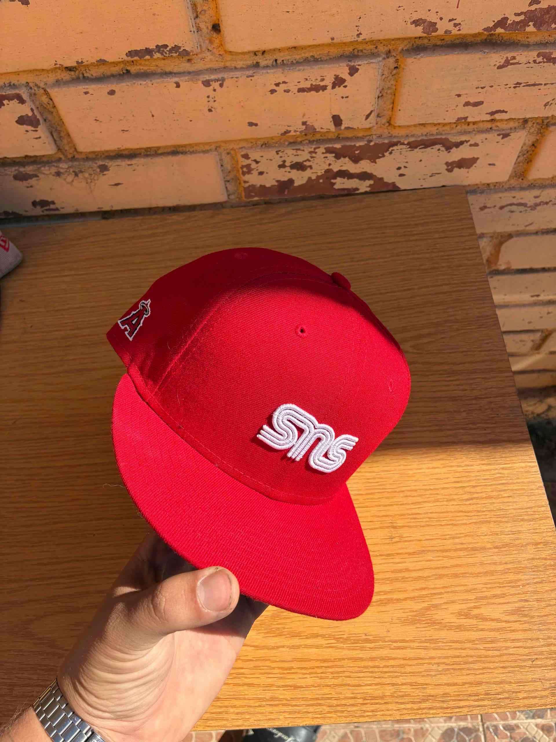 Gorra roja SNS new era - miniatura 3
