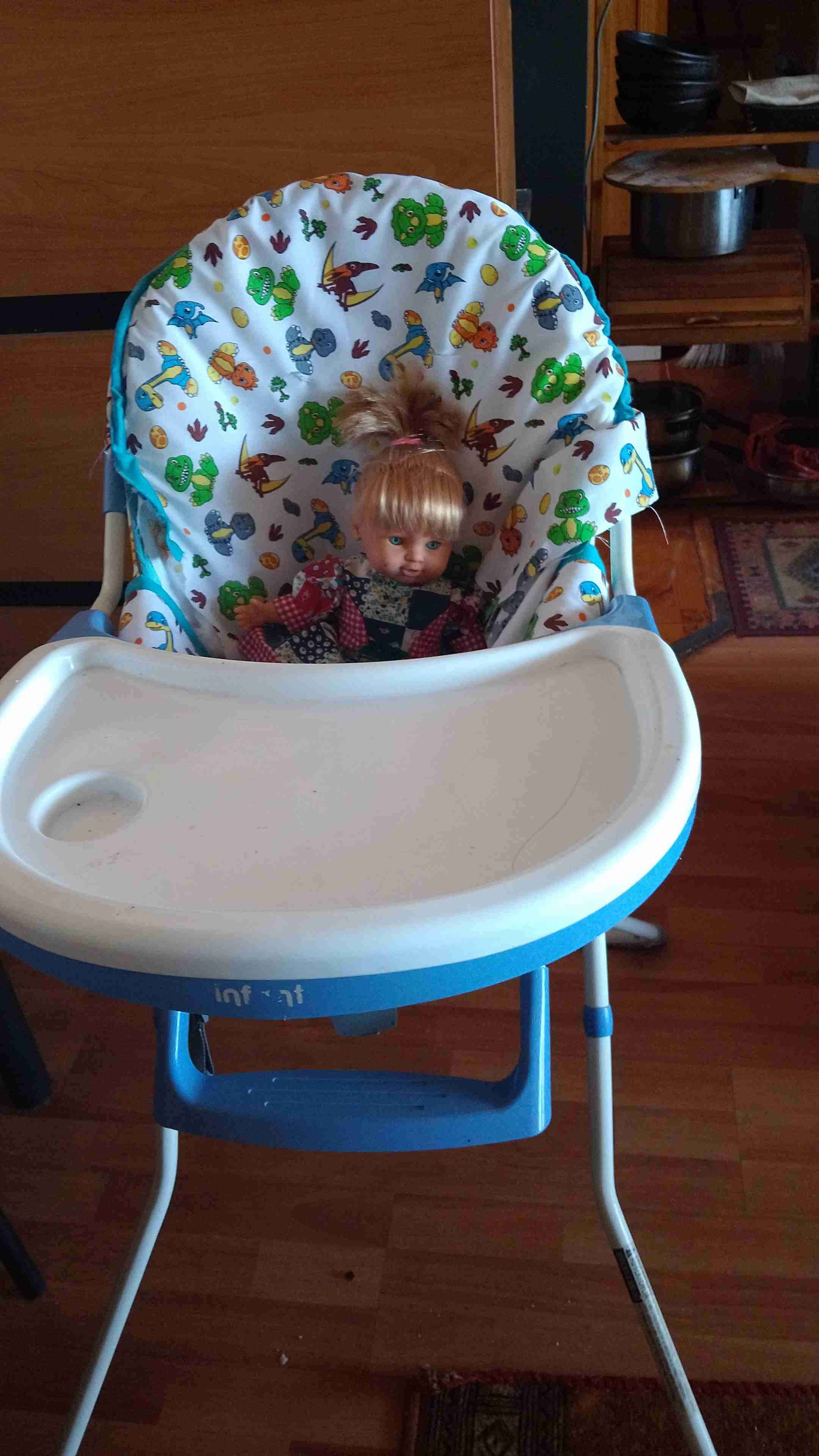 Silla de comer infantil con diseño