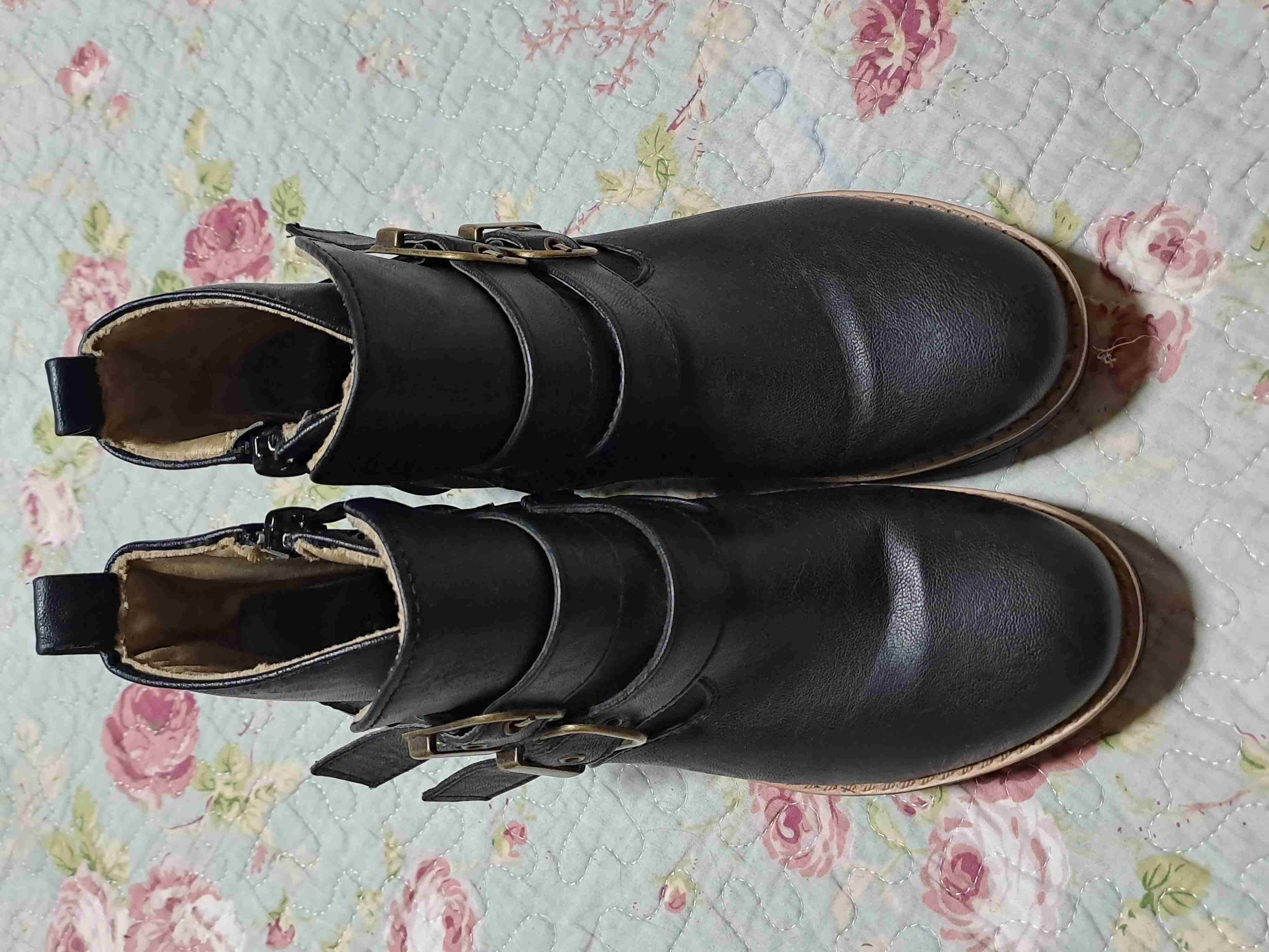 Botines negros con hebillas - miniatura 3