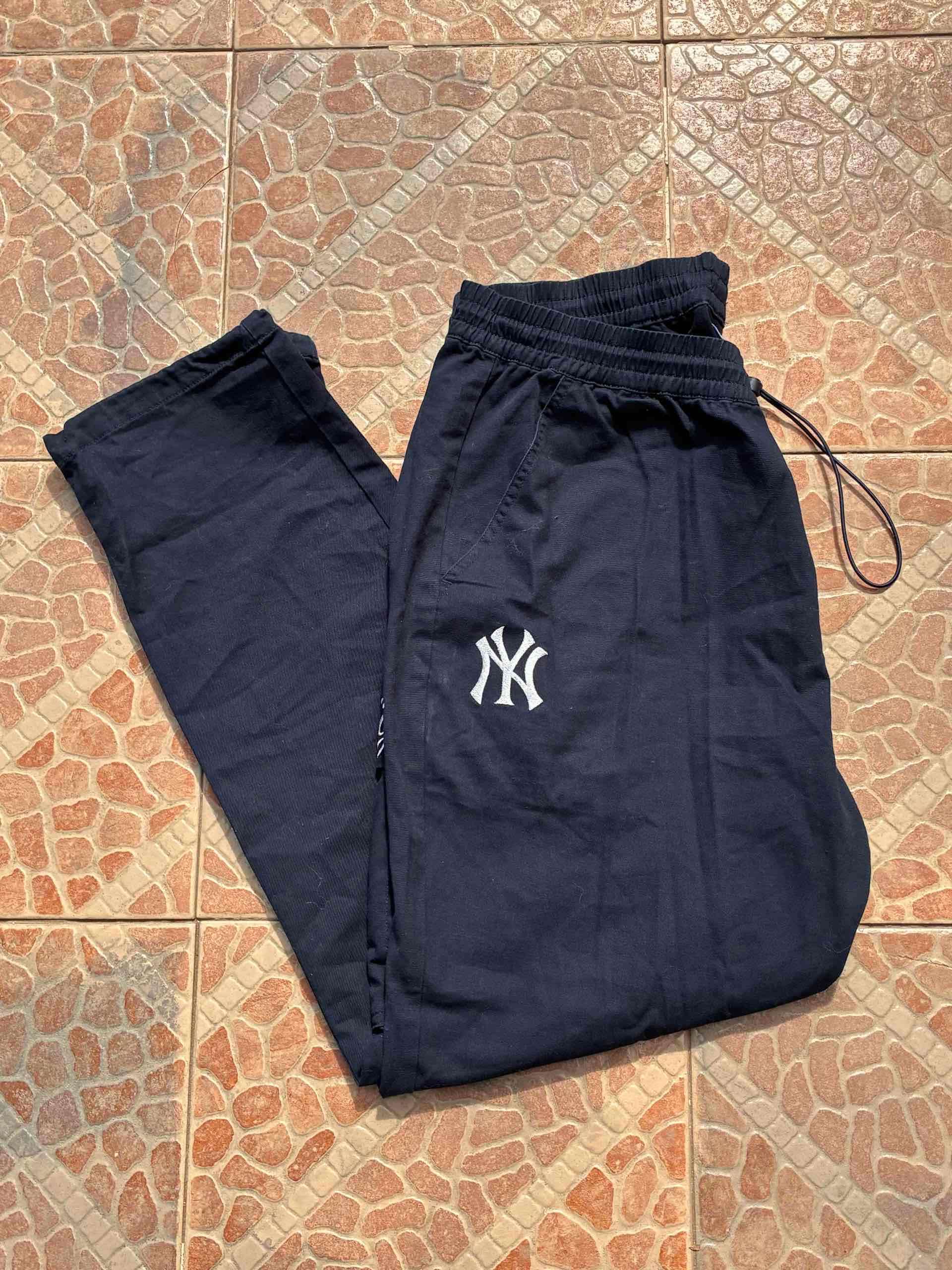 Pantalón deportivo  NY