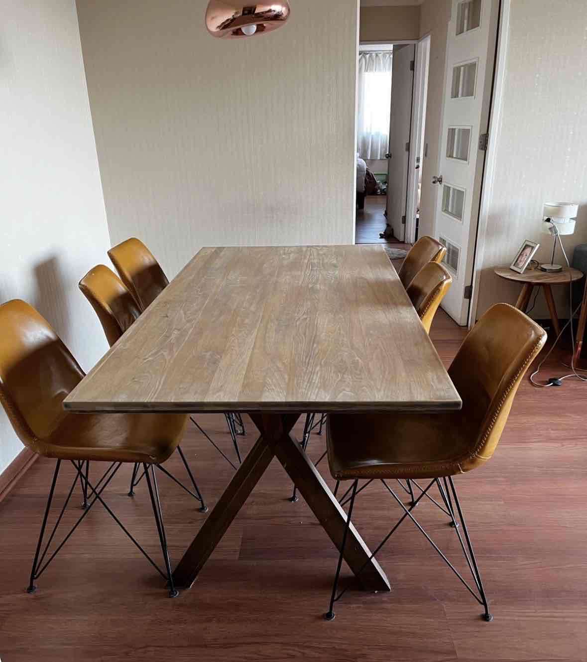 Juego de comedor madera y sillas amarillas - miniatura 3