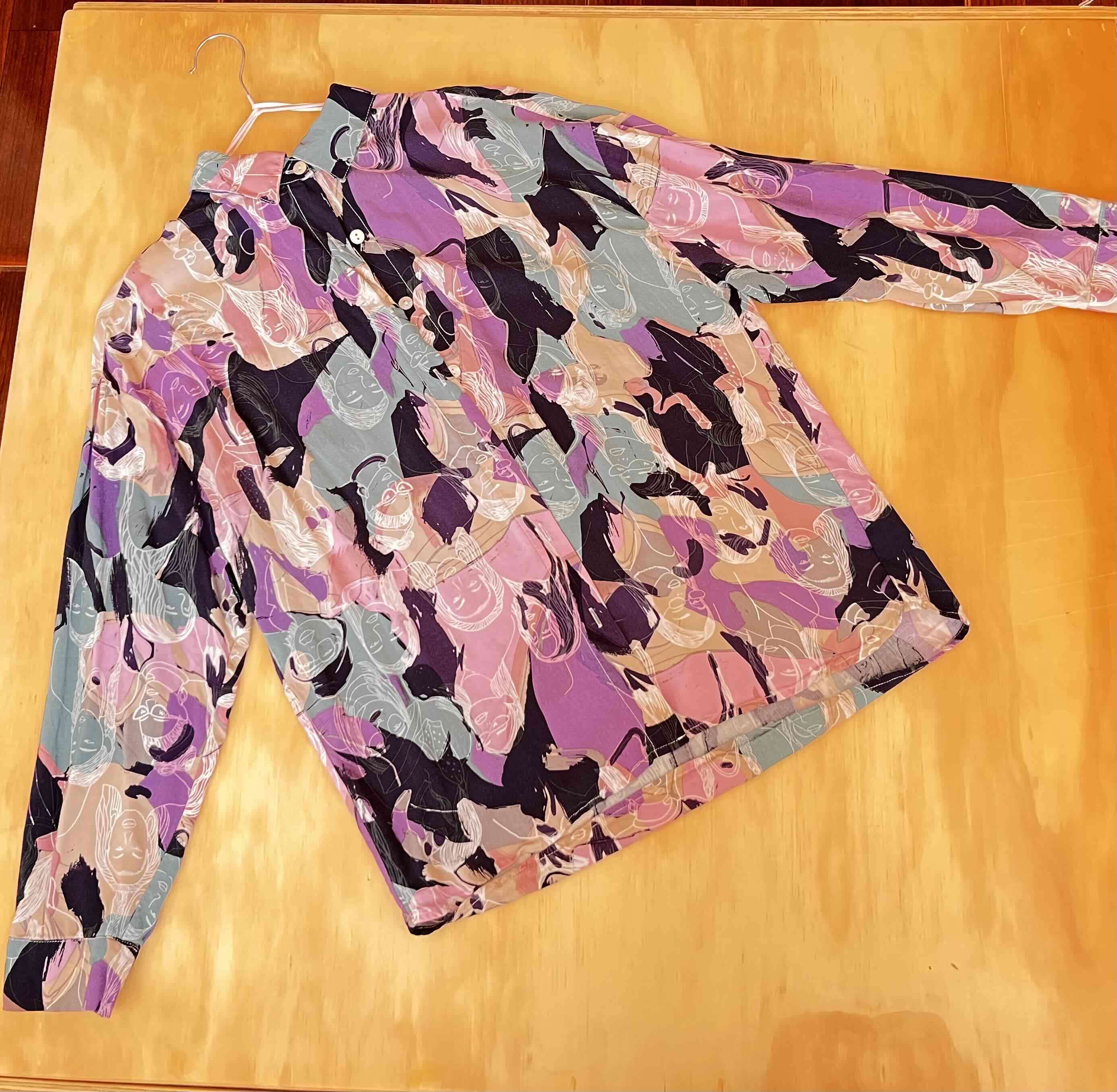 Camisa estampada colores vivos