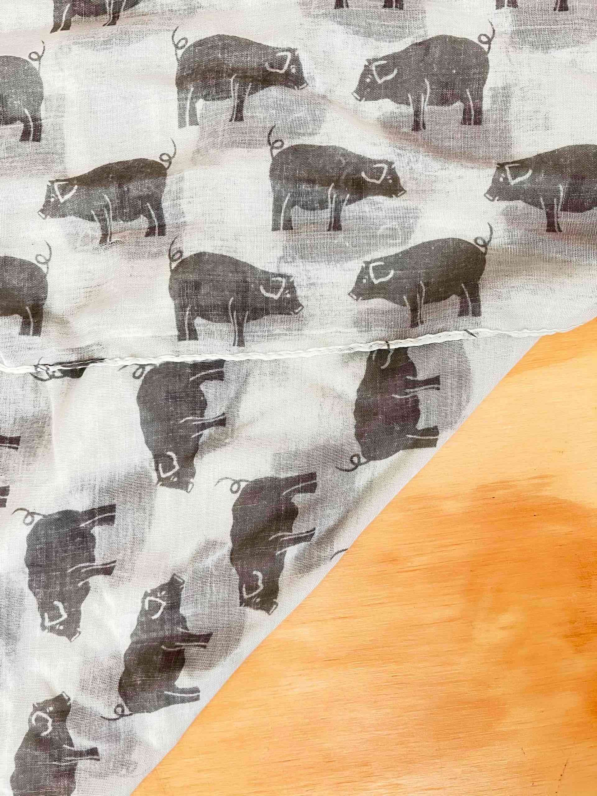 Pañuelo estampado de cerditos - miniatura 3