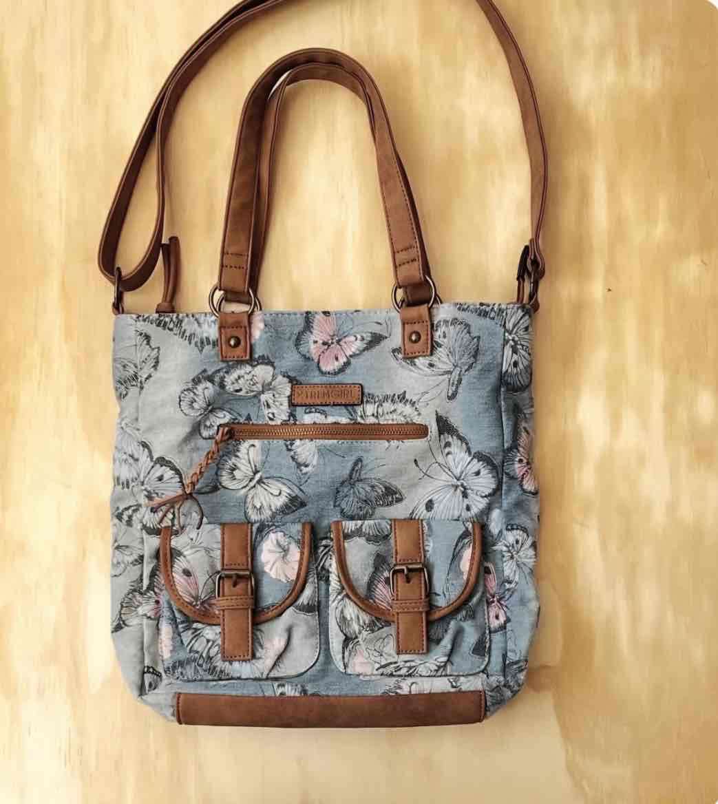 Bolso con diseño de mariposas
