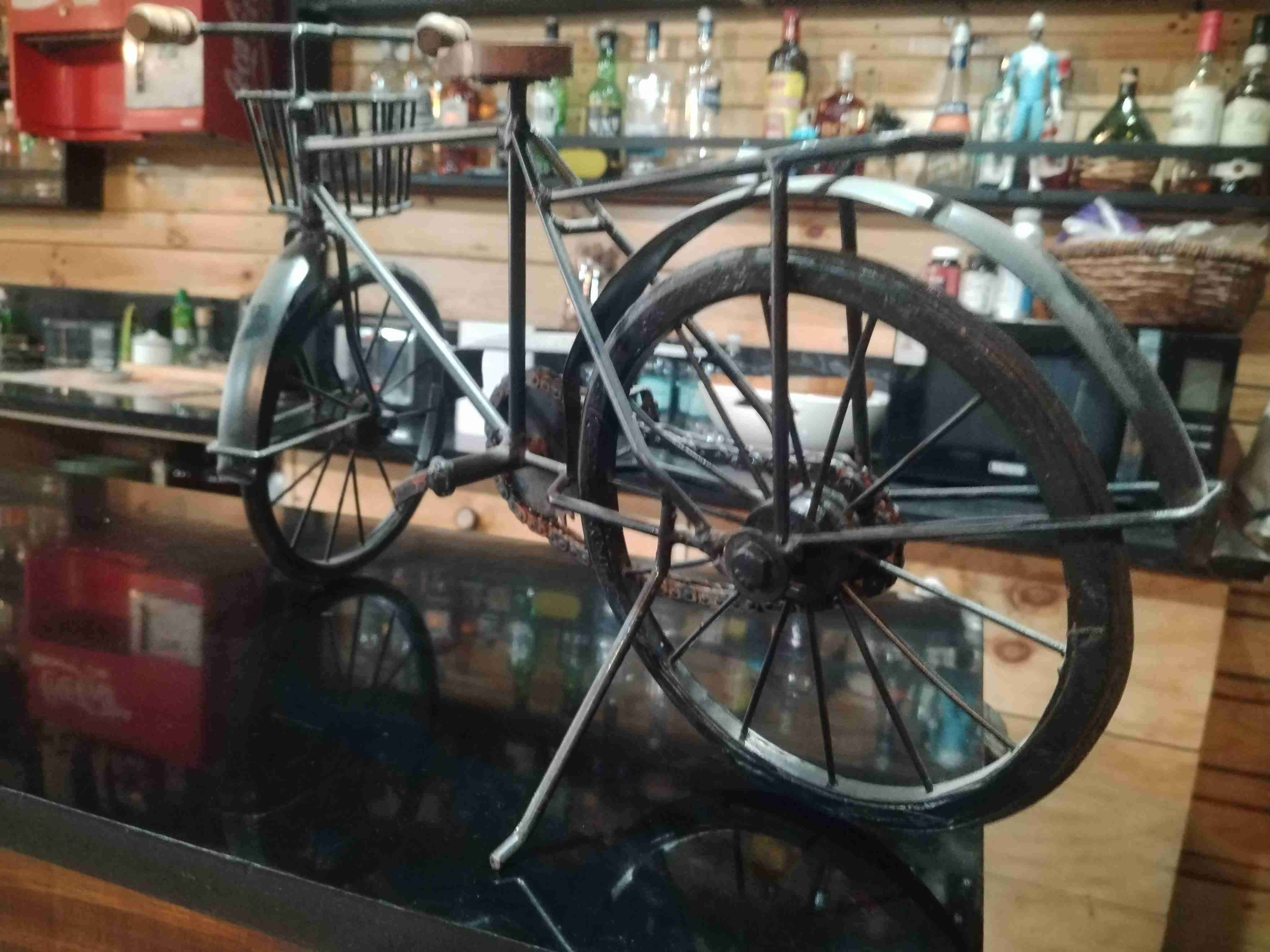 Bicicleta decorativa de metal - miniatura 2