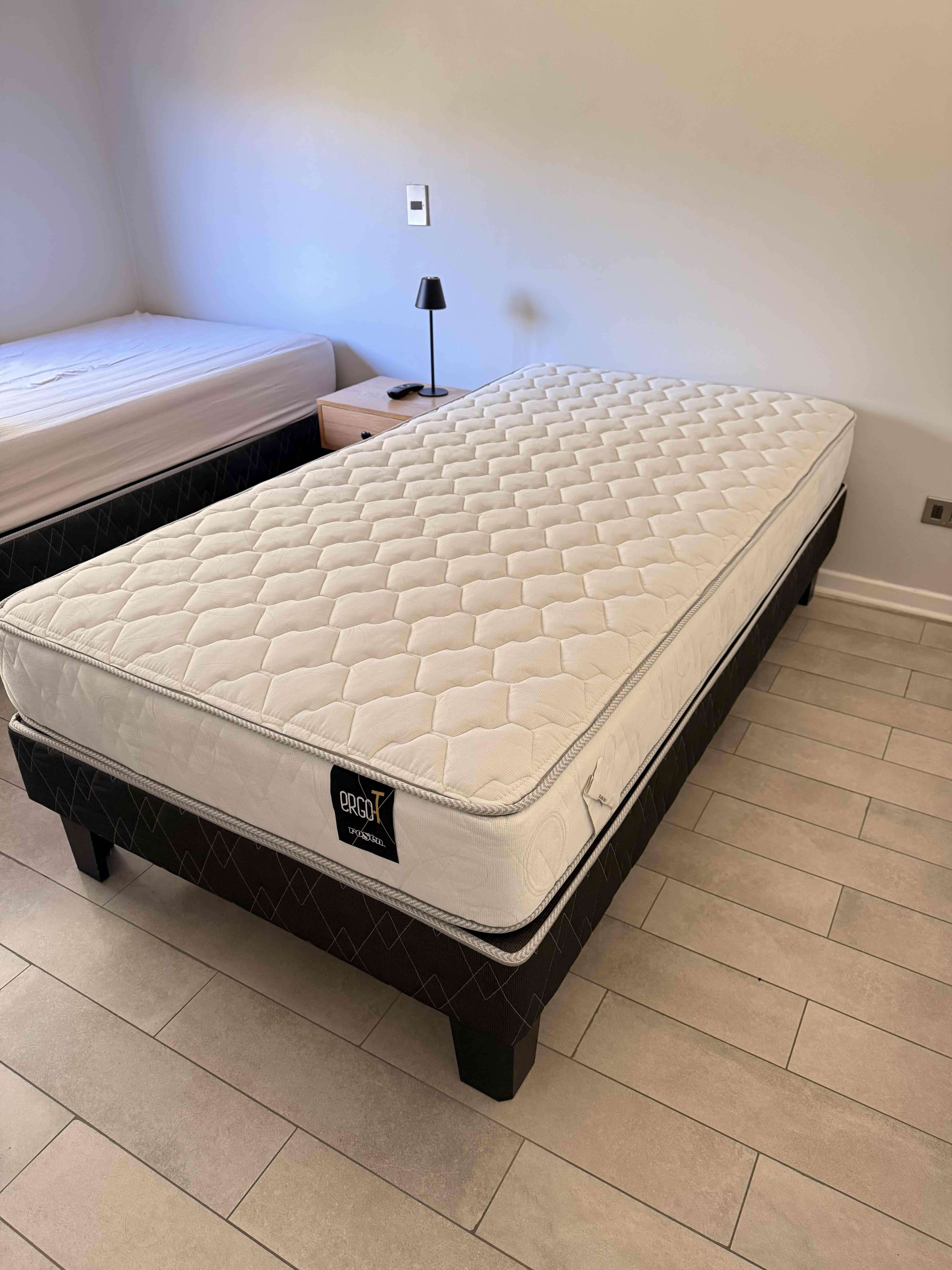 Cama Rosen 1 Plaza - 2