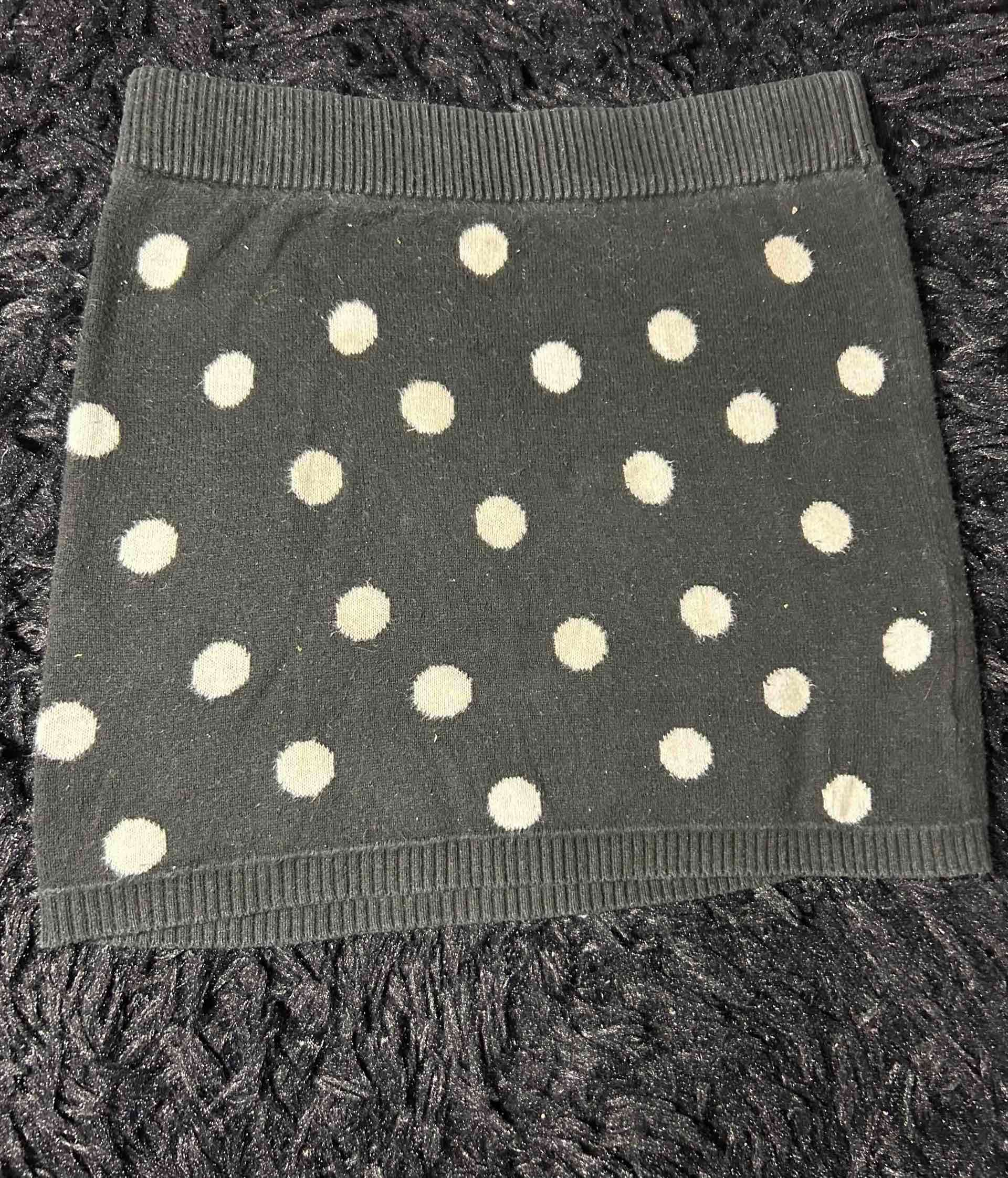 Falda gris con lunares blancos - miniatura 2