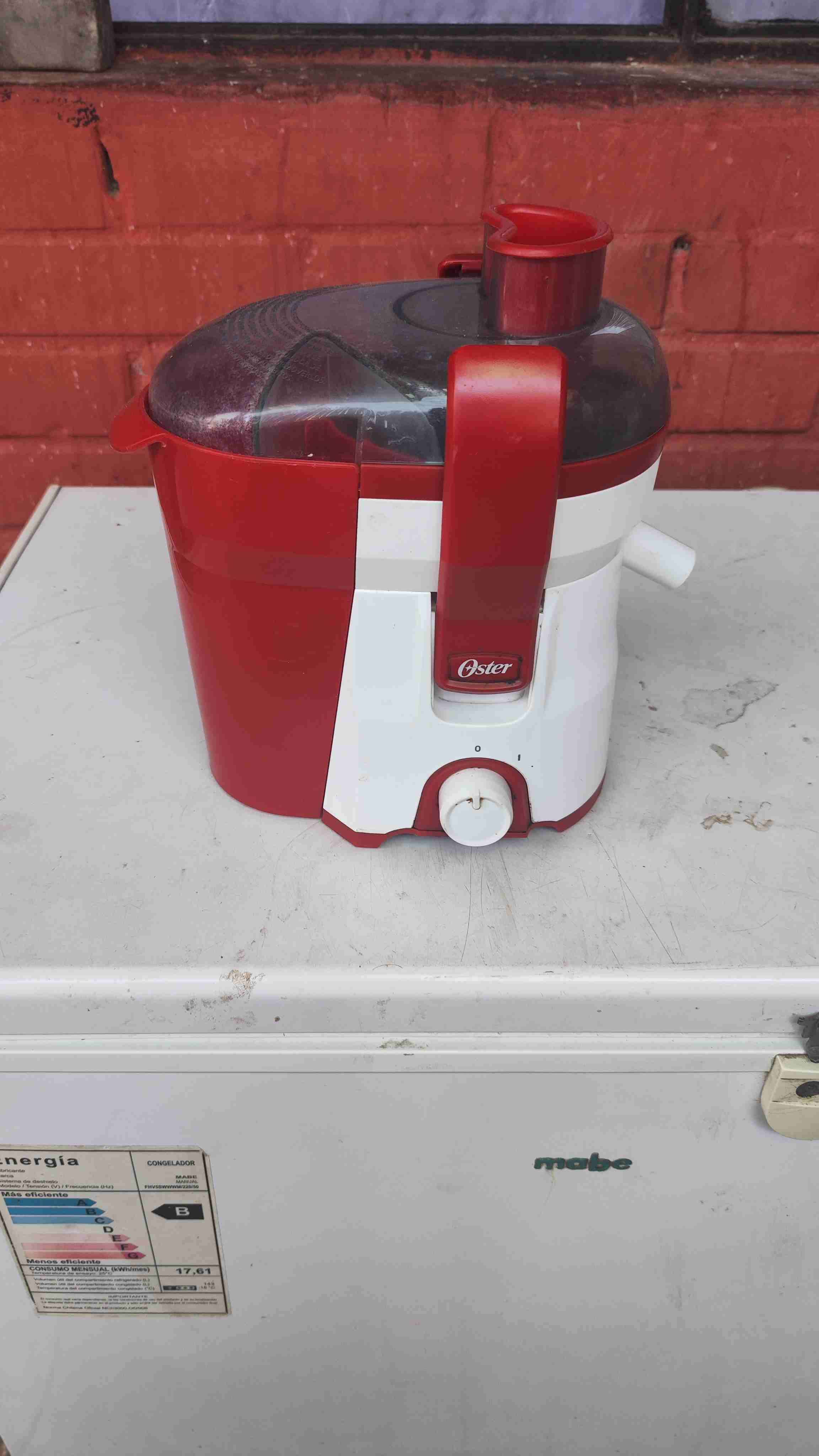 Exprimidores eléctricos Somela y Oster - miniatura 2