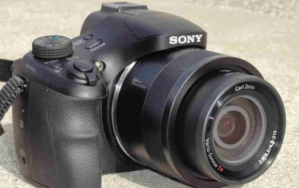 Cámara Sony con lente Carl Zeiss