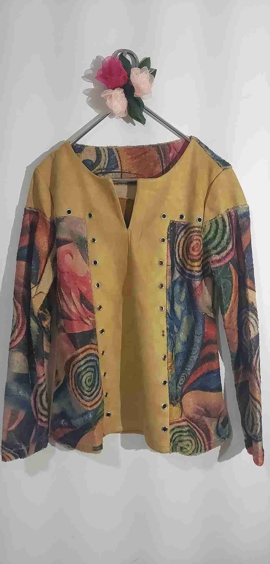 Sweater tipo Chaqueta con diseño artístico