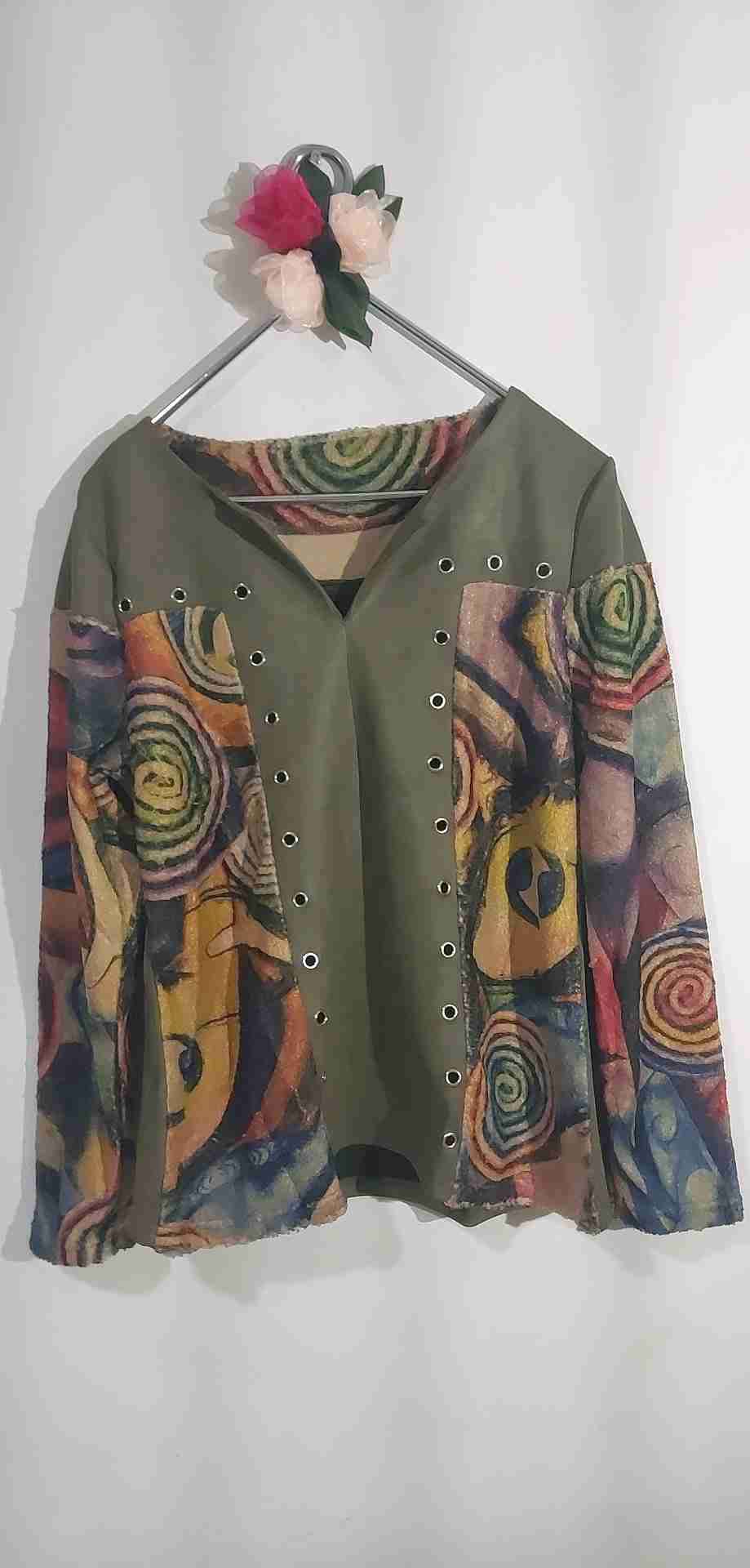 Sweater tipo Chaqueta con diseño artístico - miniatura 3