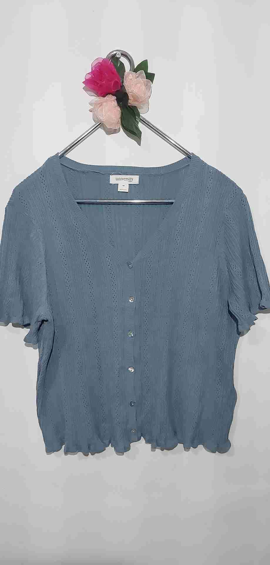 Polera Cardigan azul tejido