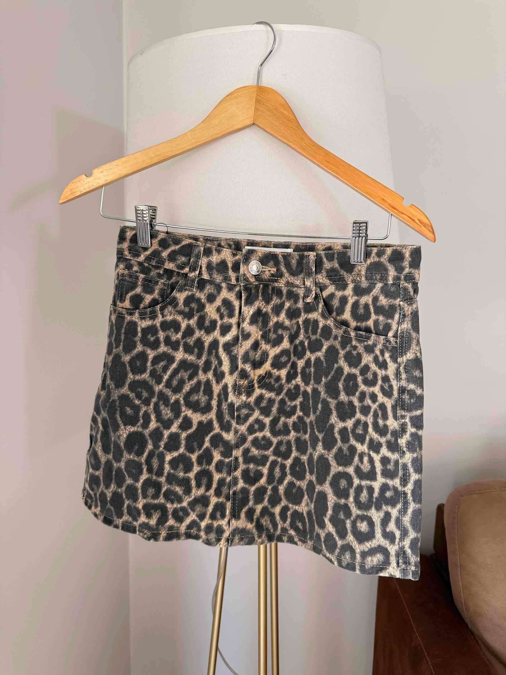 Falda corta estampado leopardo