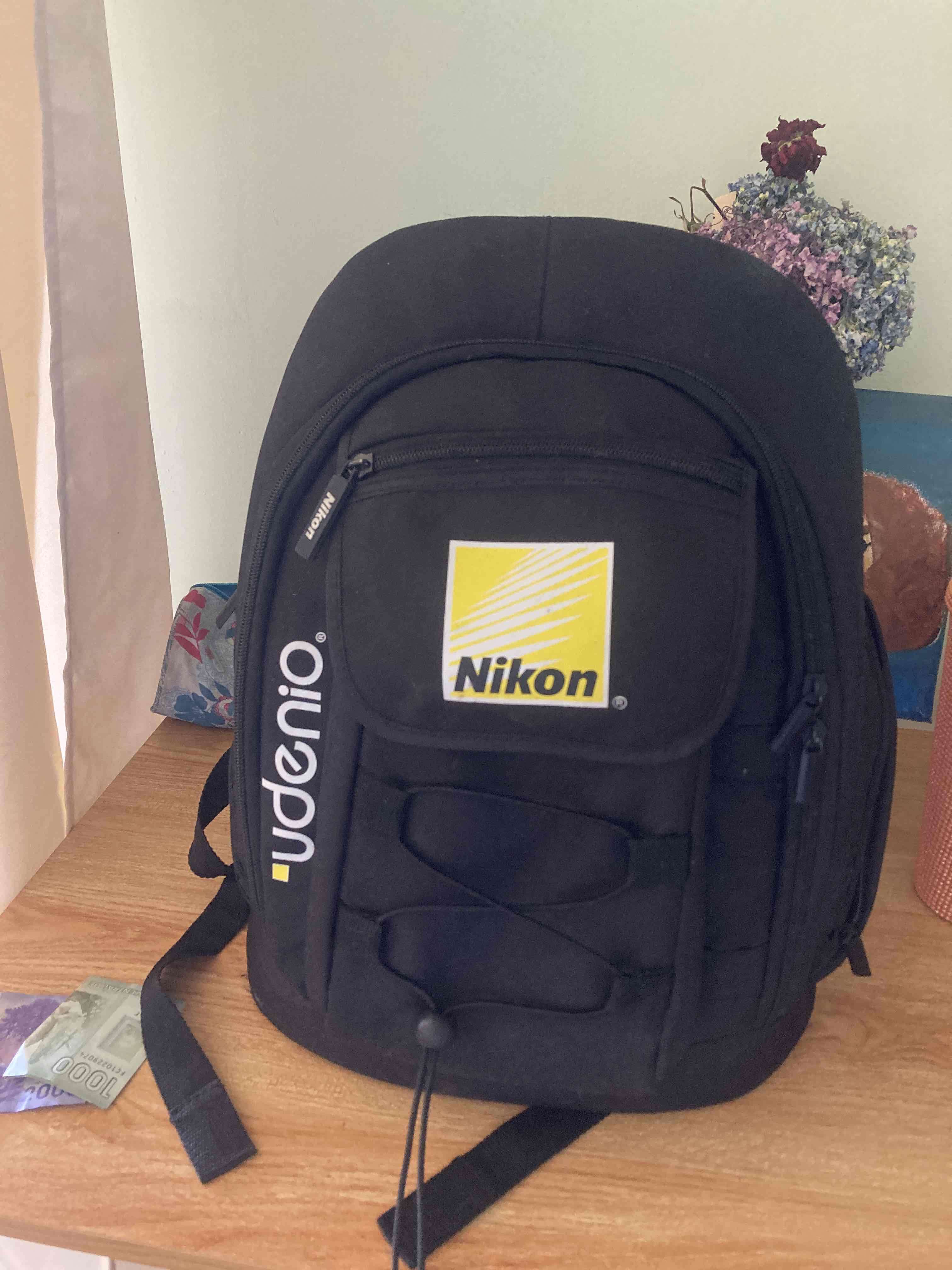 Cámara Nikon DSLR con lente - miniatura 2