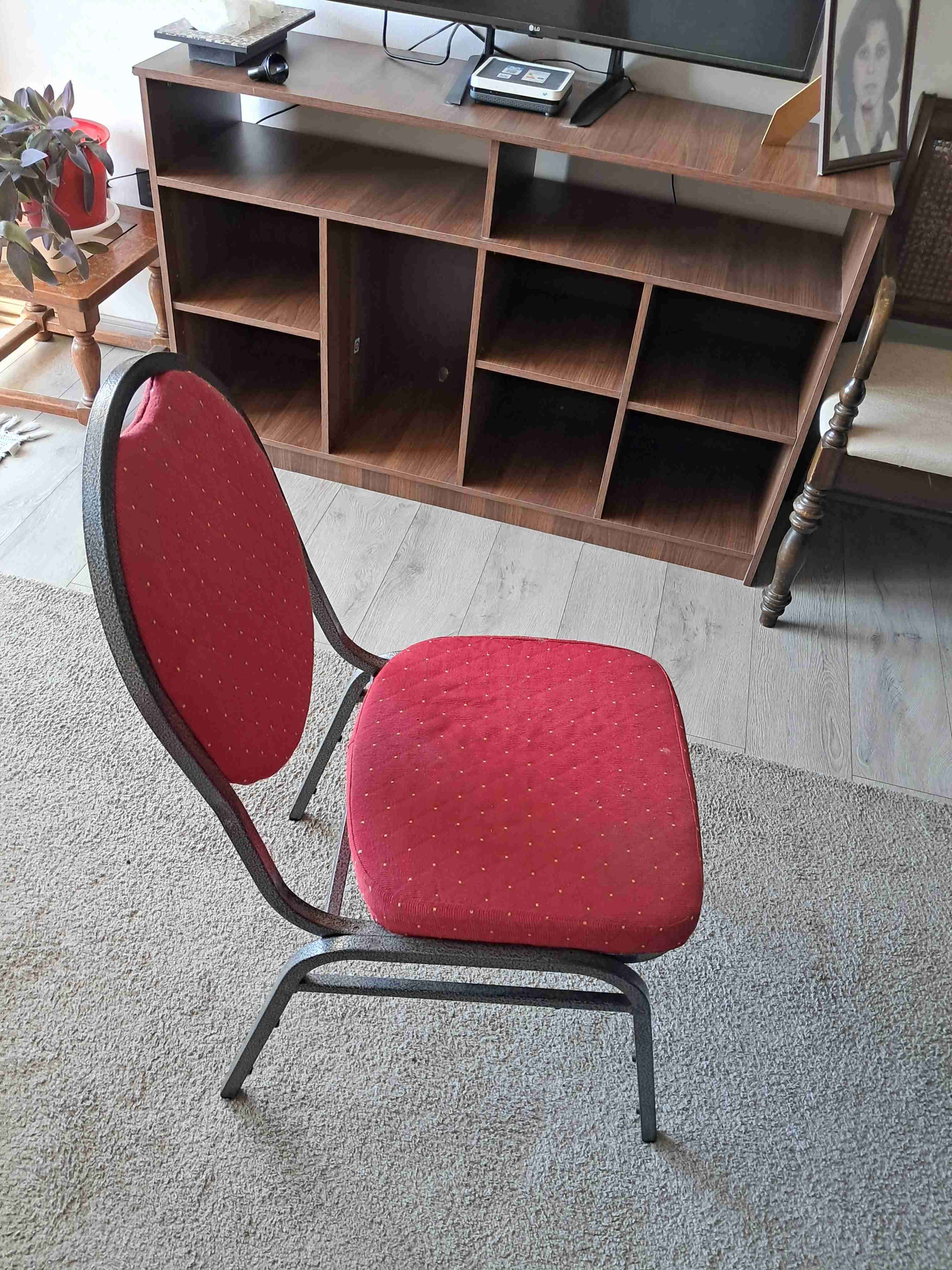 Sillas metálicas roja