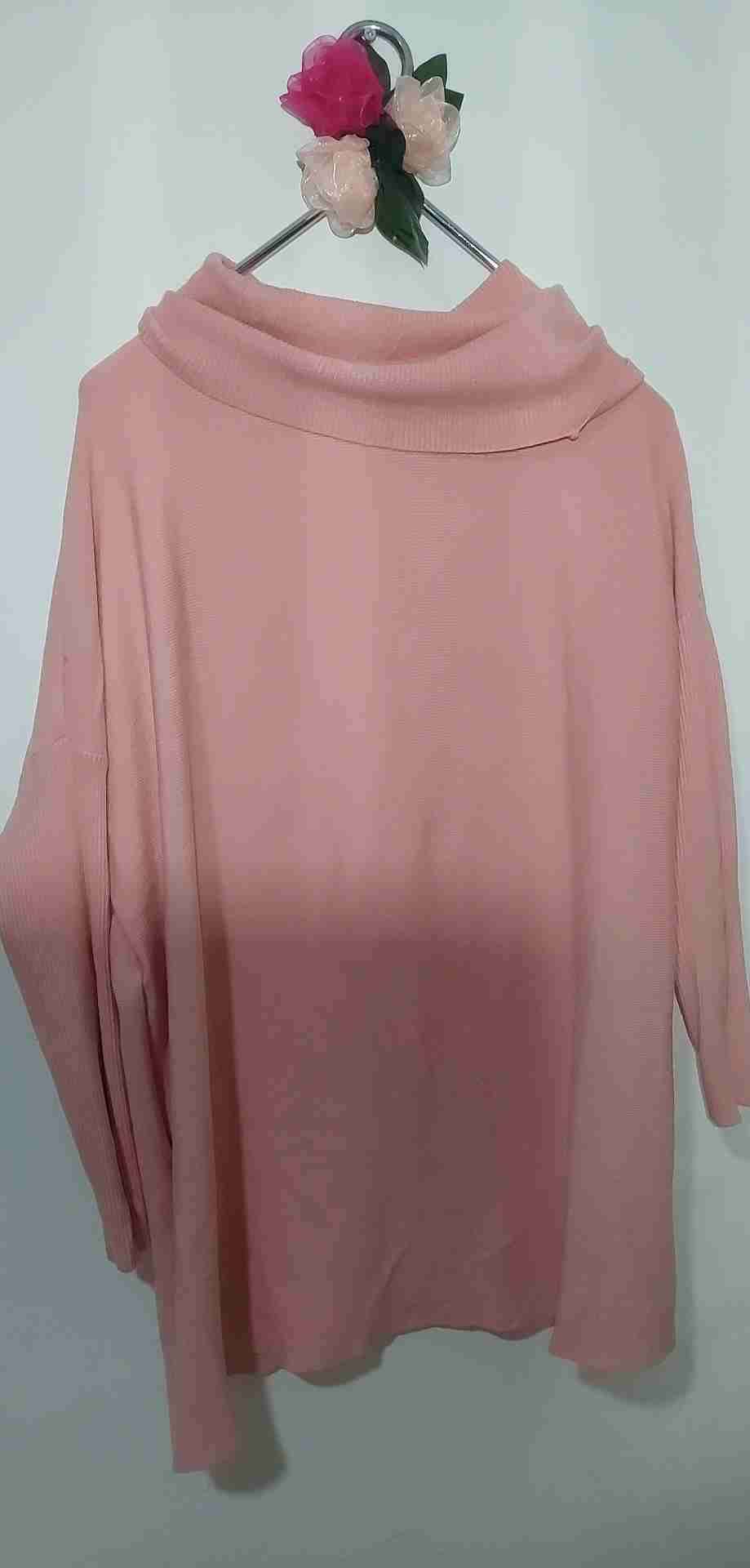Sweater rosa cuello alto