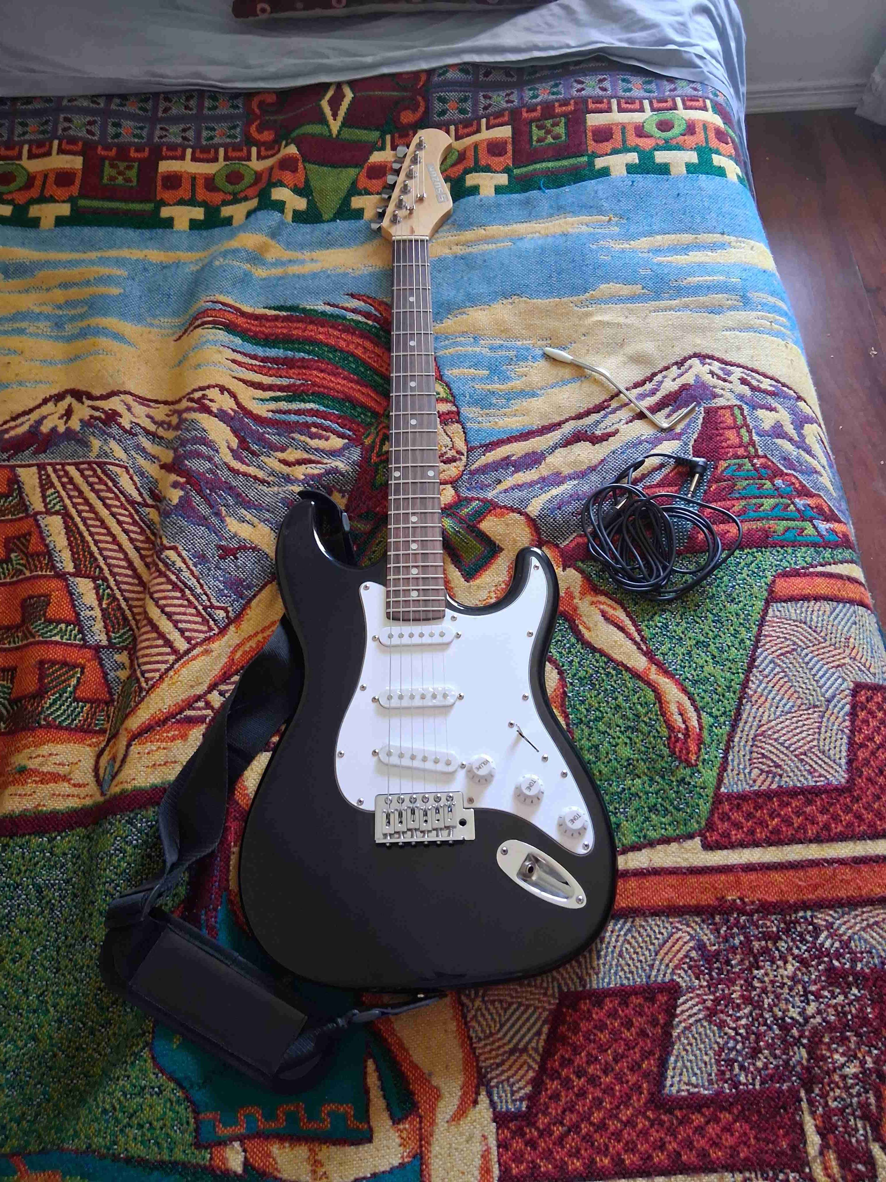 Guitarra eléctrica Suzuki. - miniatura 2