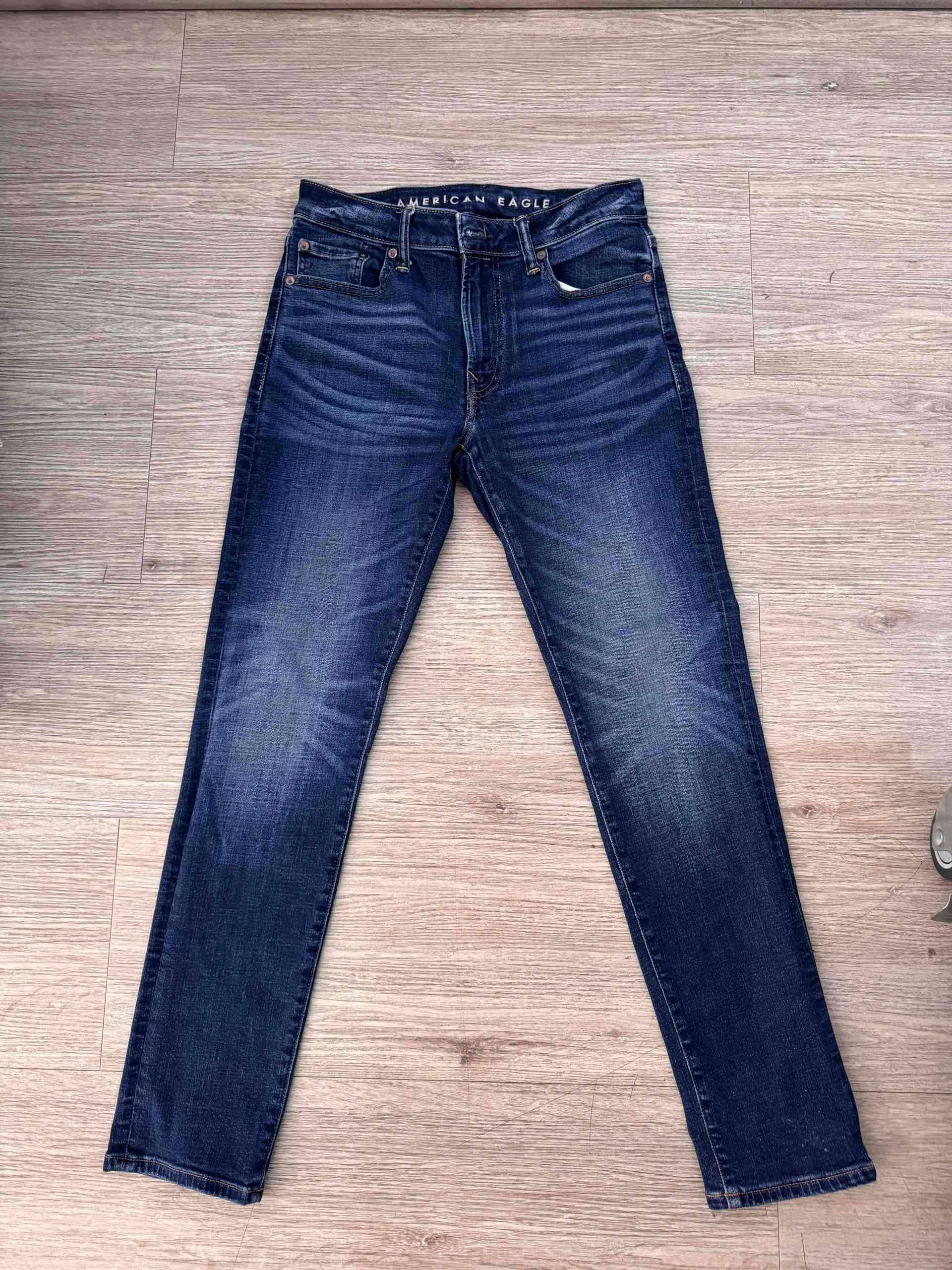 Jeans azul oscuro American Eagle