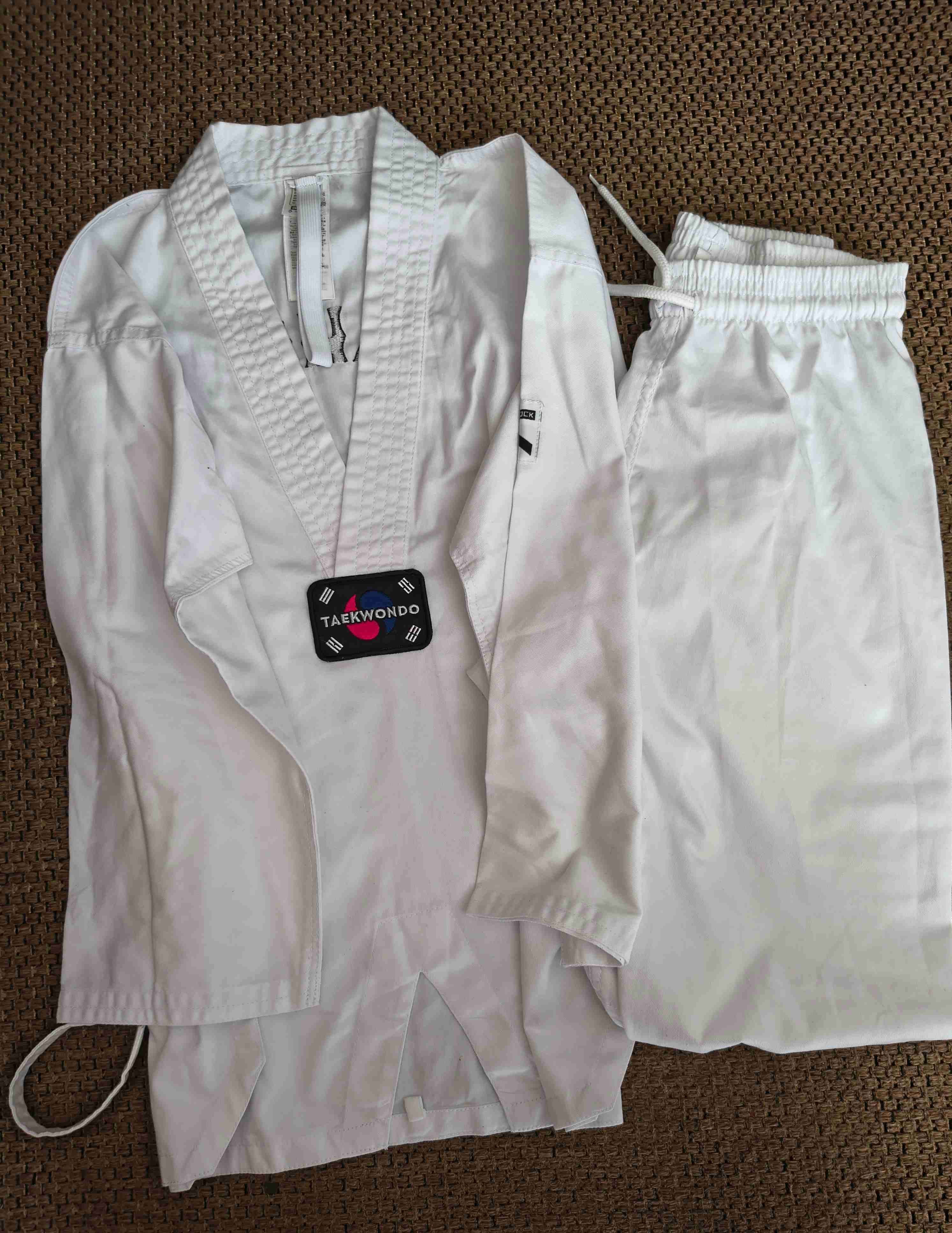 Uniforme de Taekwondo con peto - miniatura 2