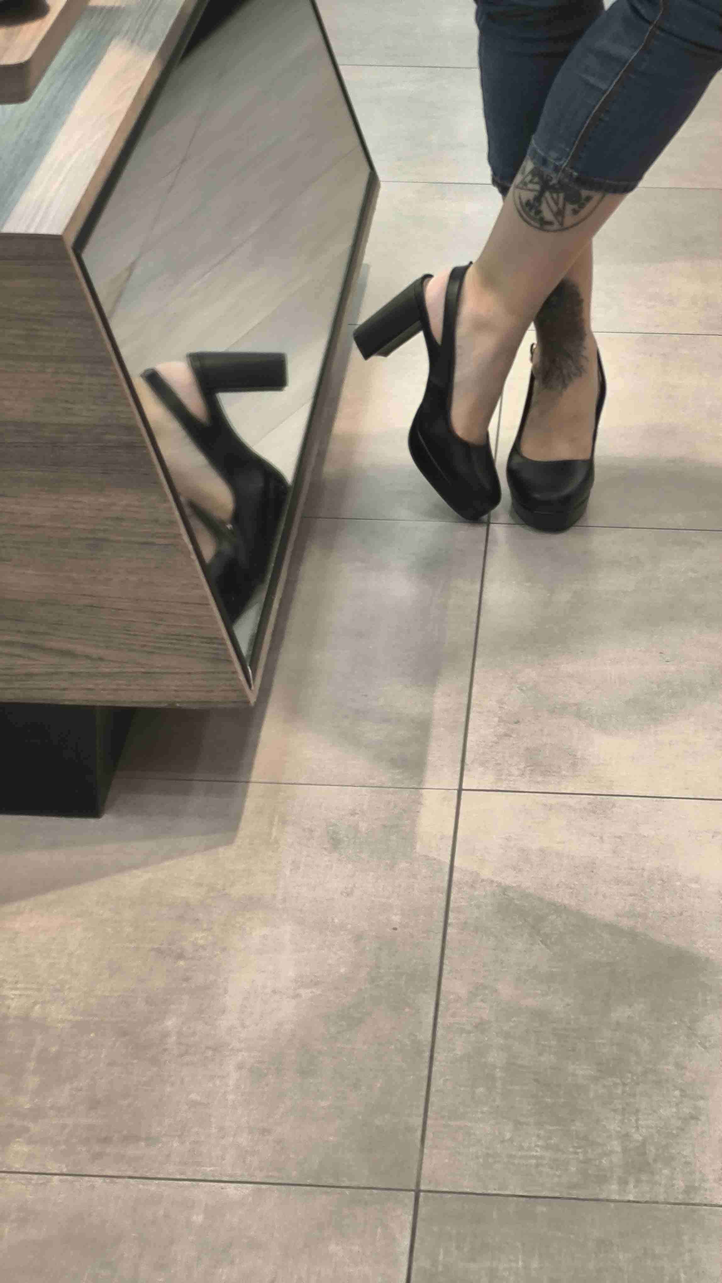 Zapatos de tacón negros - miniatura 2