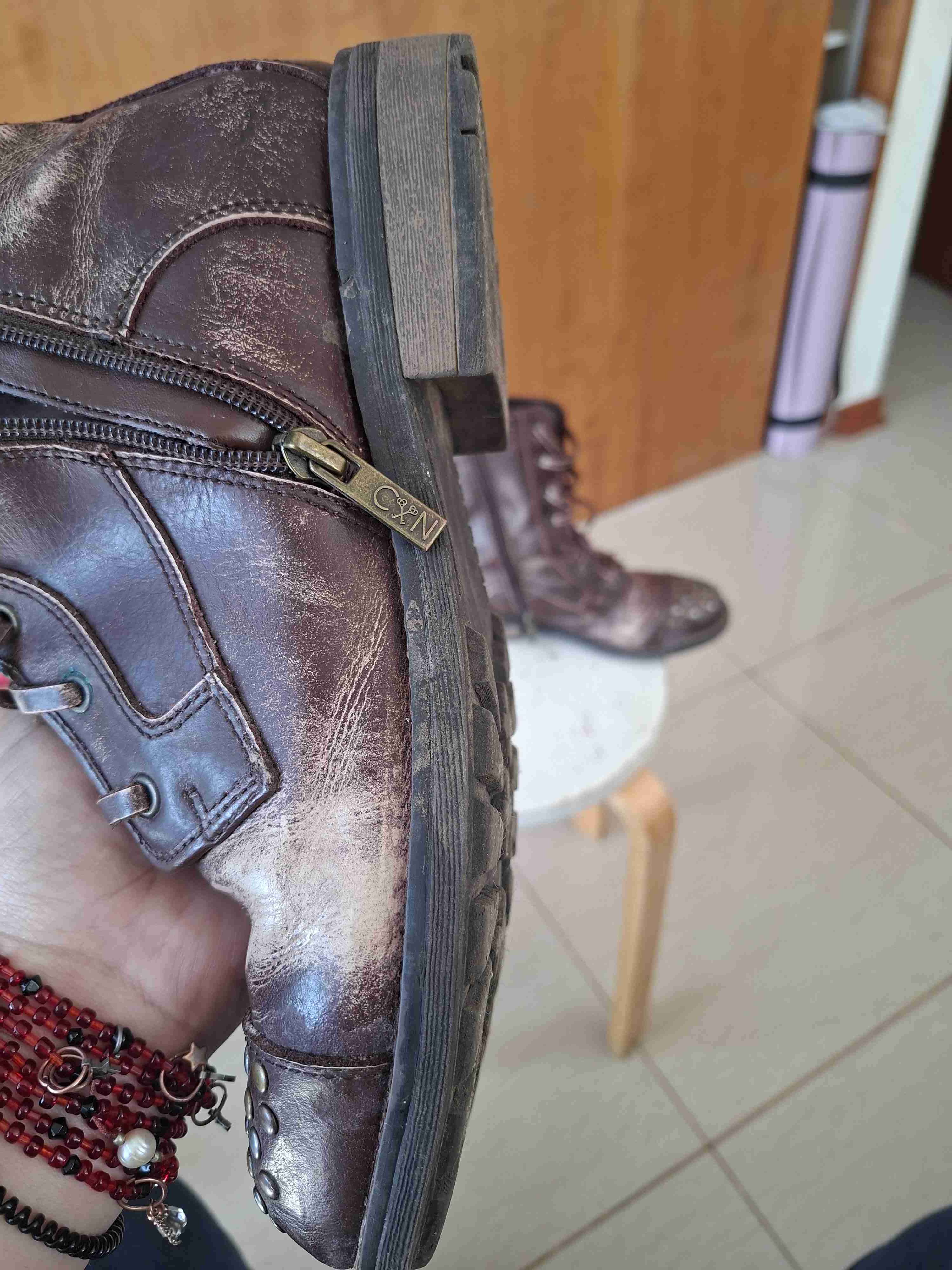 Botas burdeo de cuero con tachas creadoXnosotras - miniatura 5