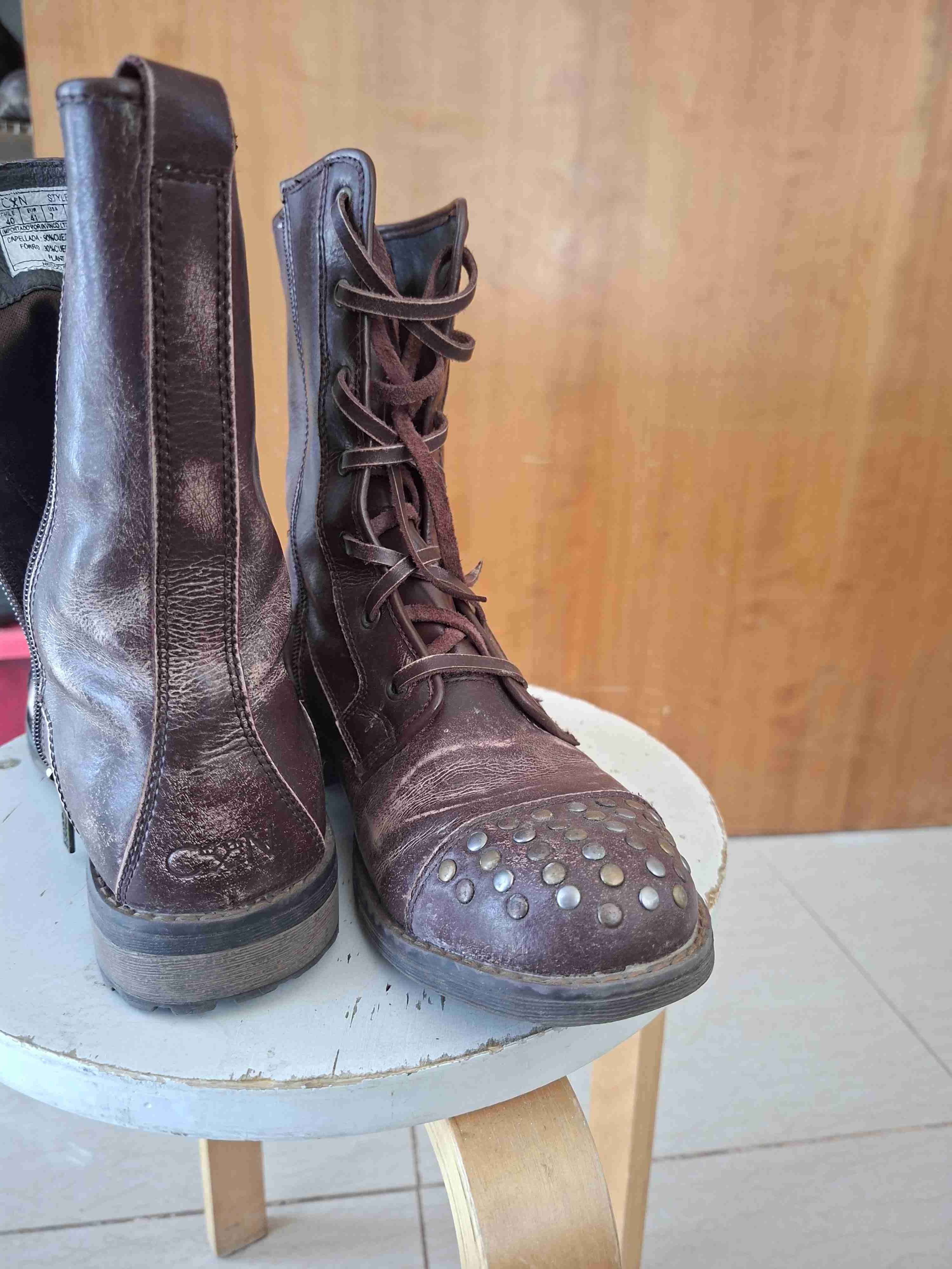 Botas burdeo de cuero con tachas creadoXnosotras - miniatura 6