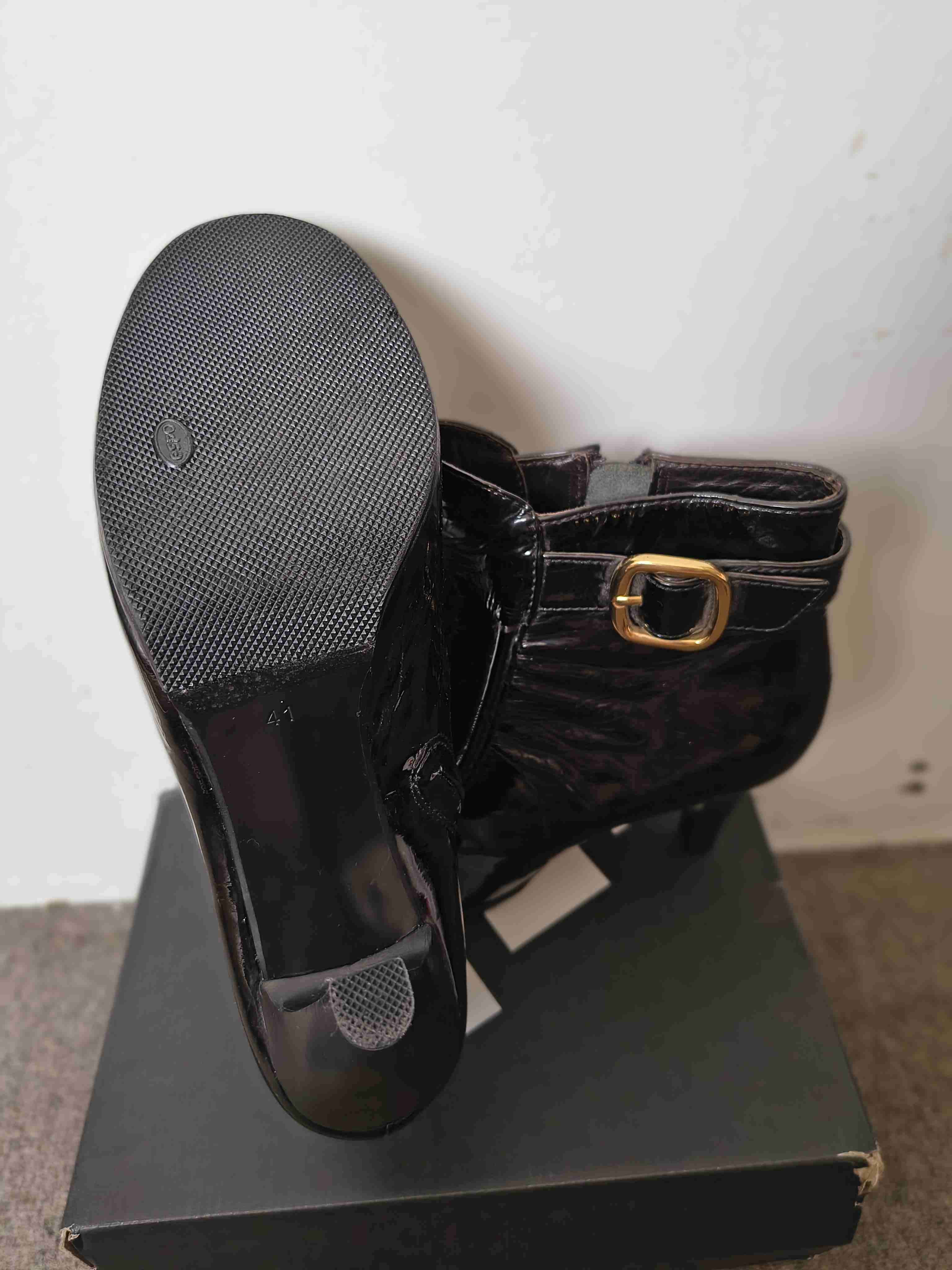 Botines negros de charol con hebilla - miniatura 2