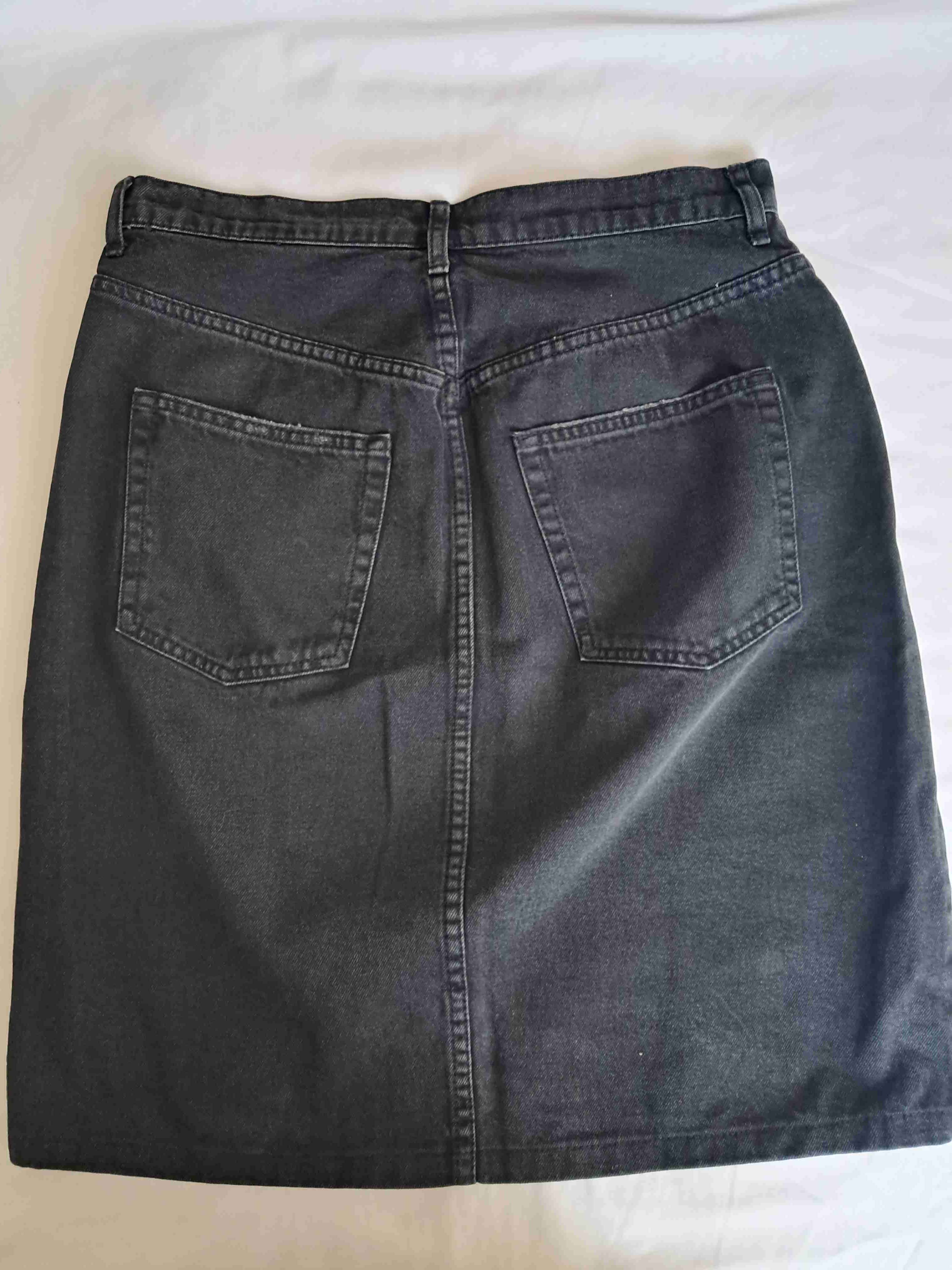 Falda de mezclilla negra HyM talla 40 - miniatura 2