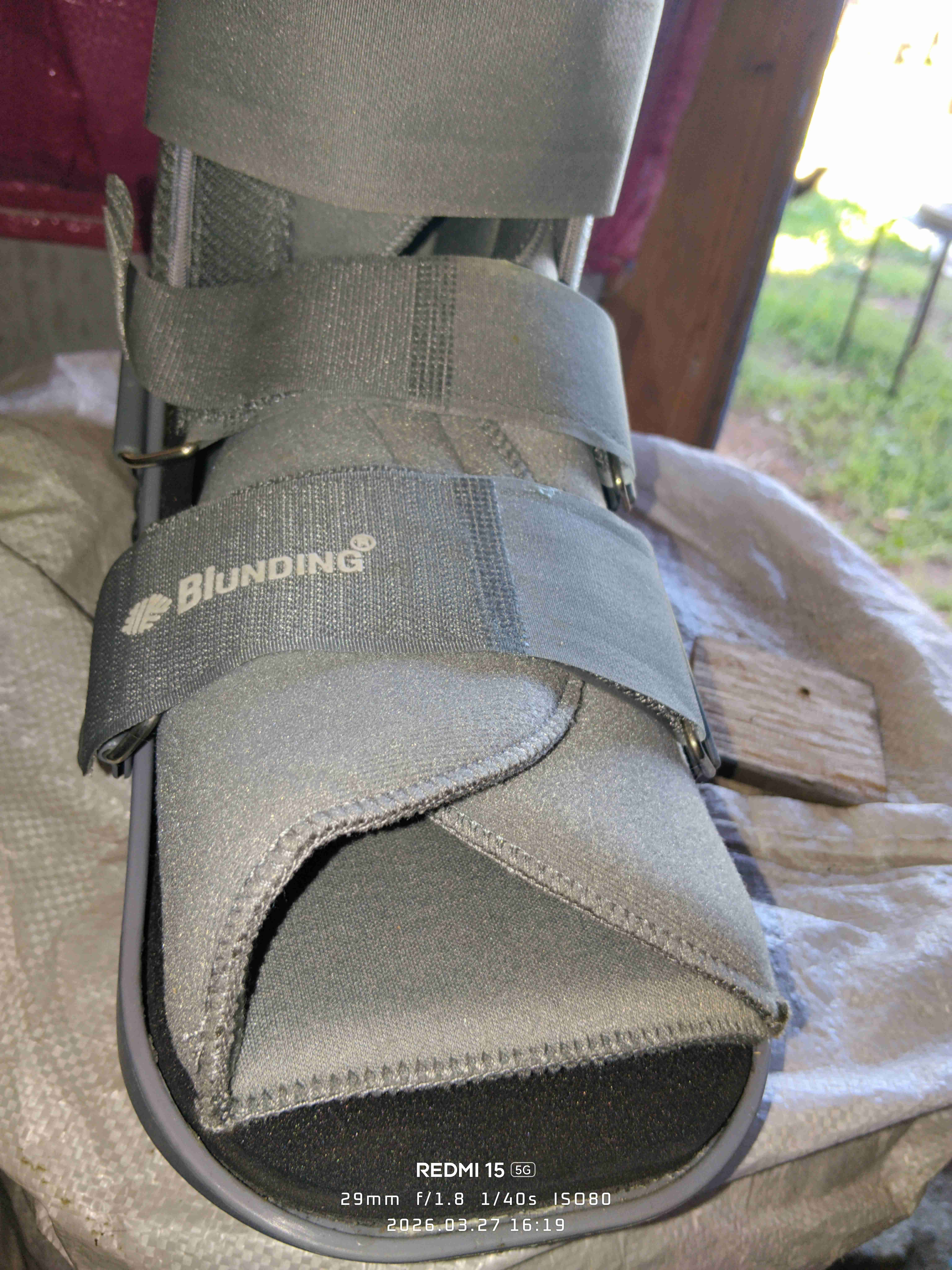 Bota ortopédica gris ajustable - miniatura 2