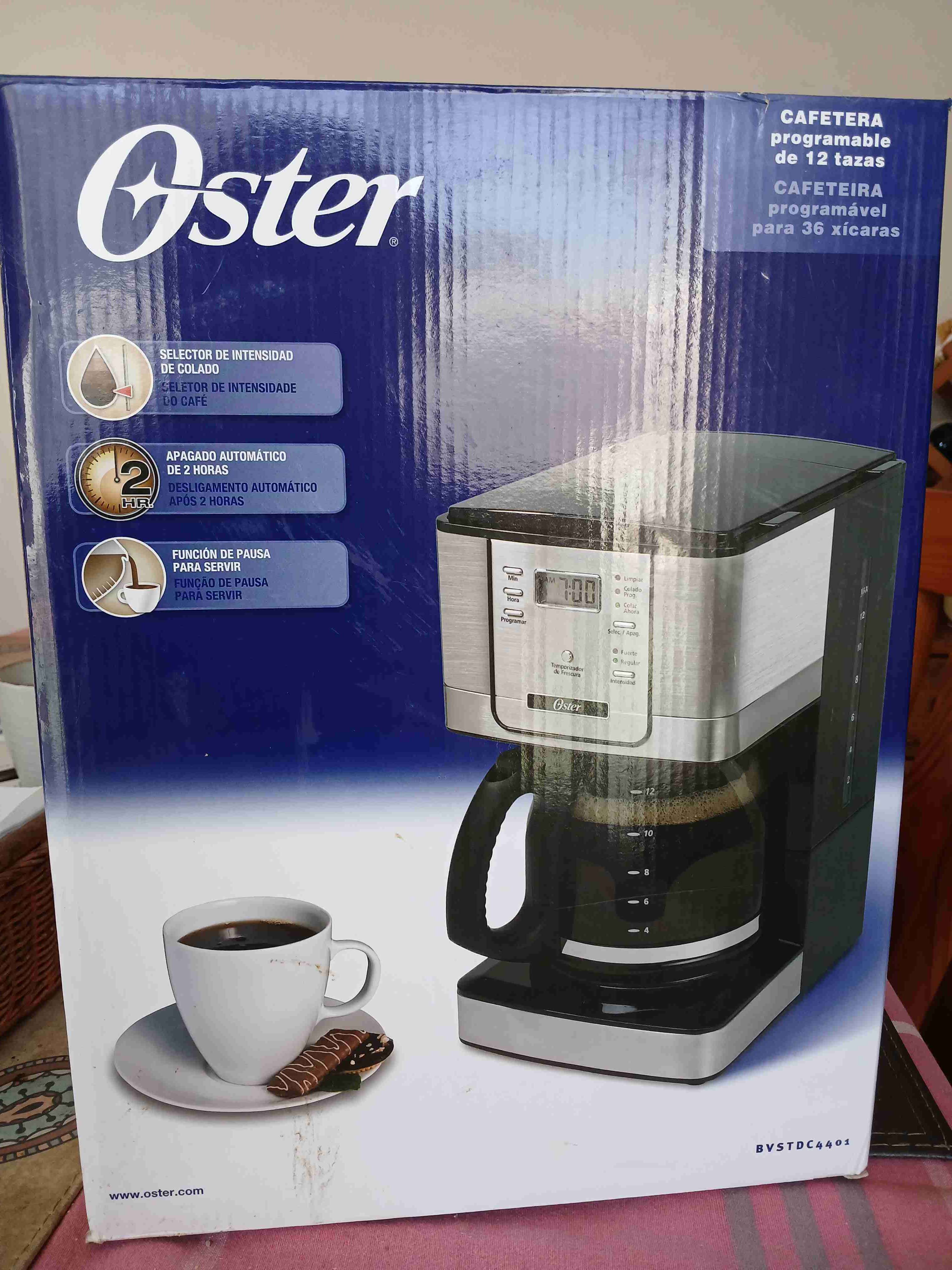 Cafetera programable Oster 12 tazas