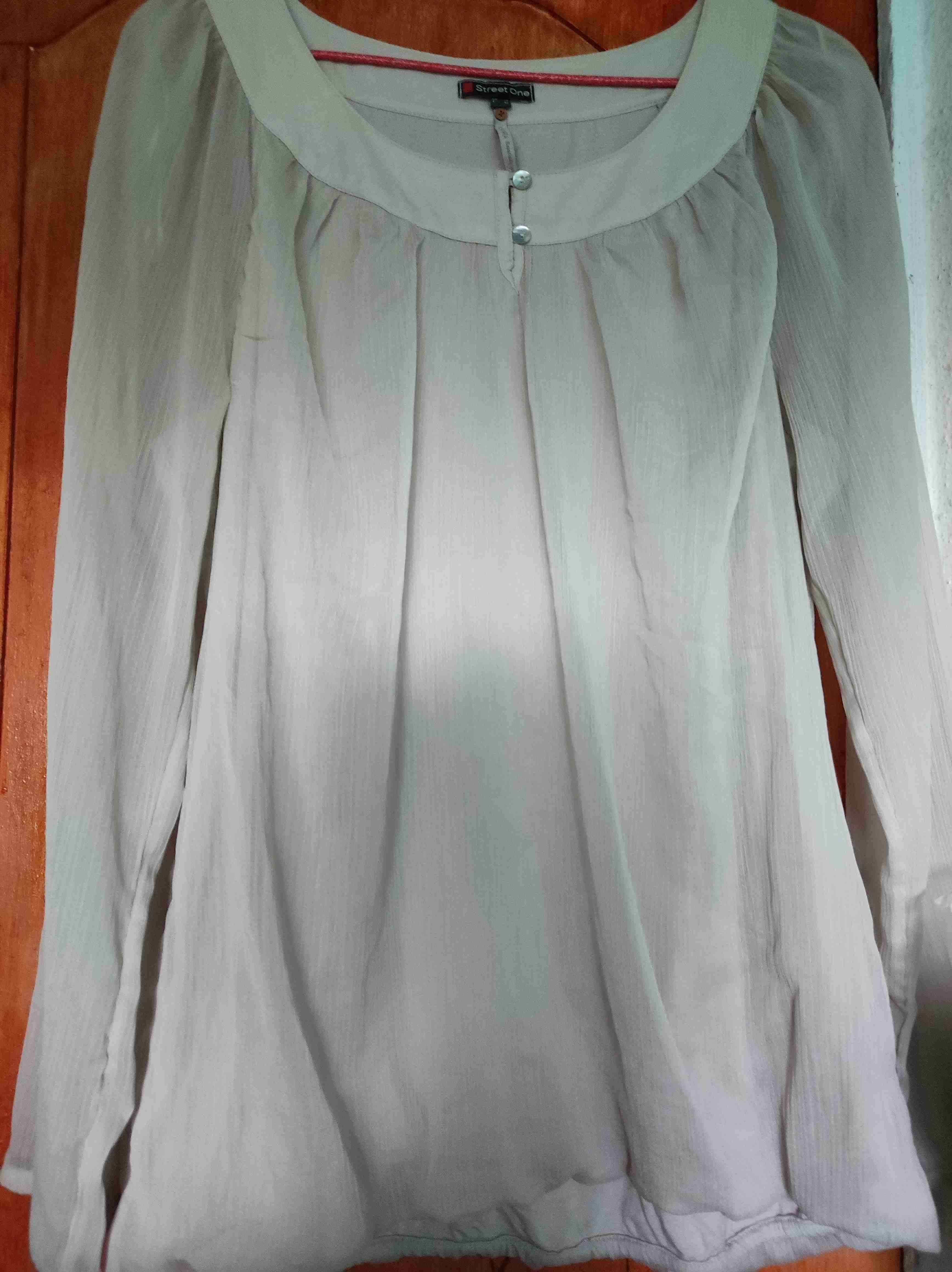 Blusa bordada blanca y negra - miniatura 6