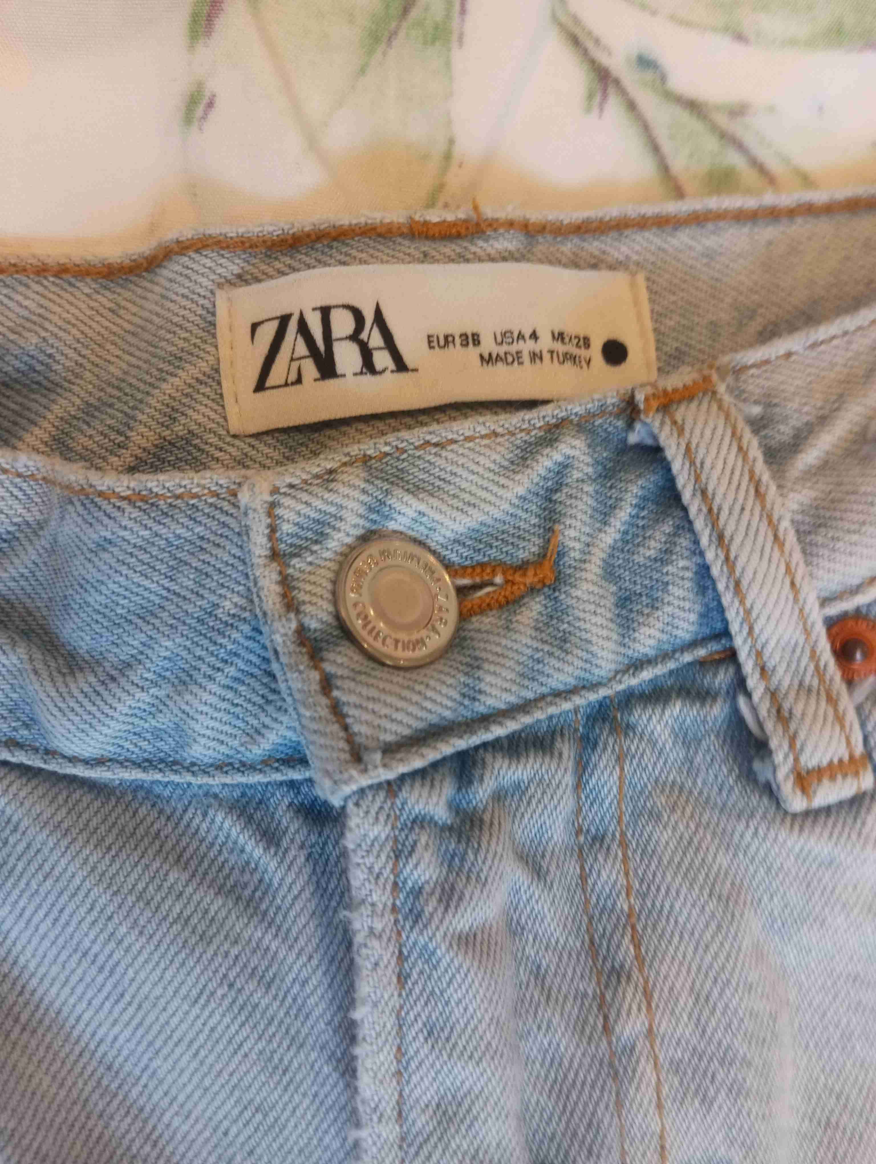 Jeans de mezclilla Zara celestes