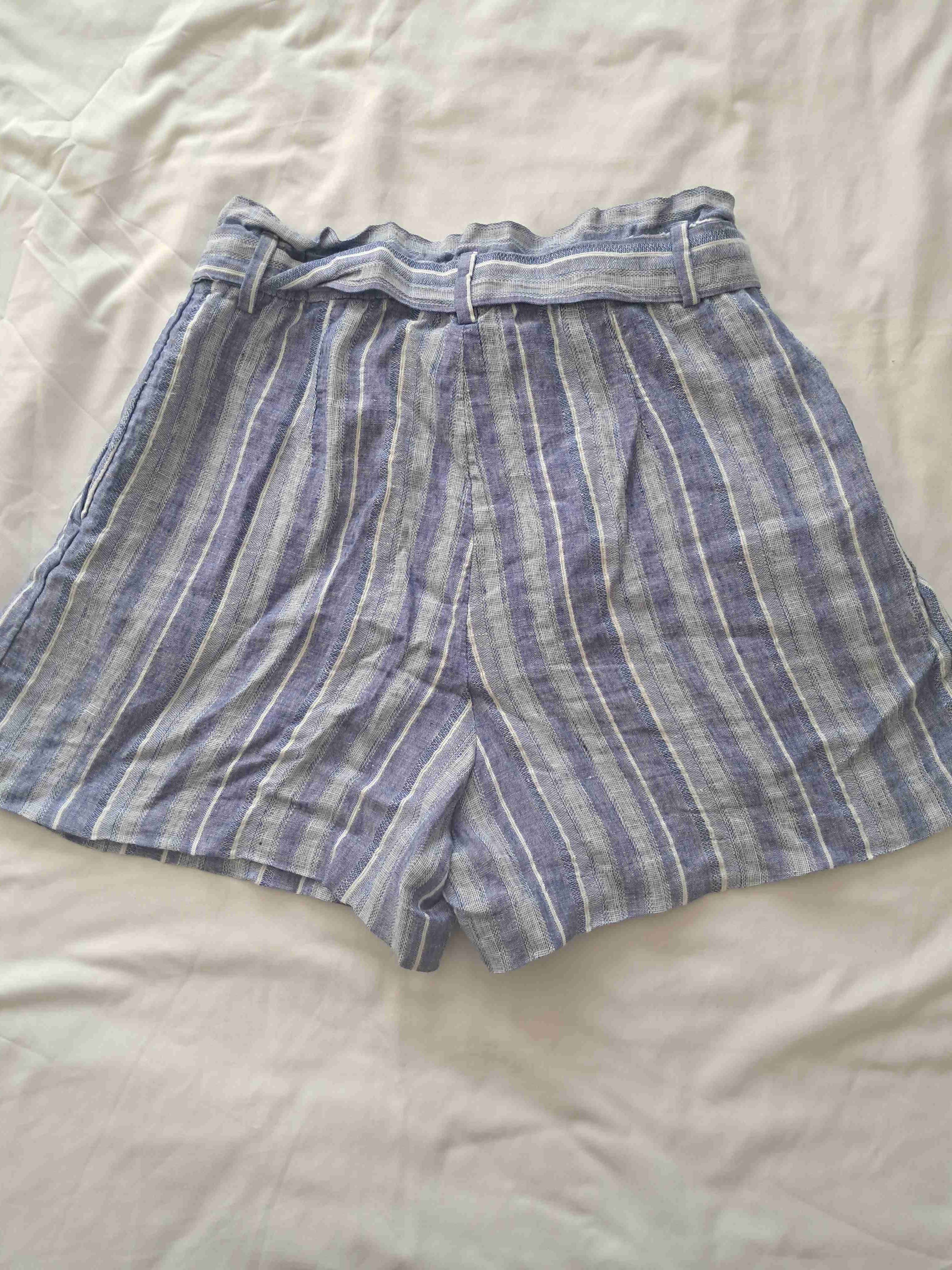 Shorts rayados azul y blanco HyM talla 38 - miniatura 2